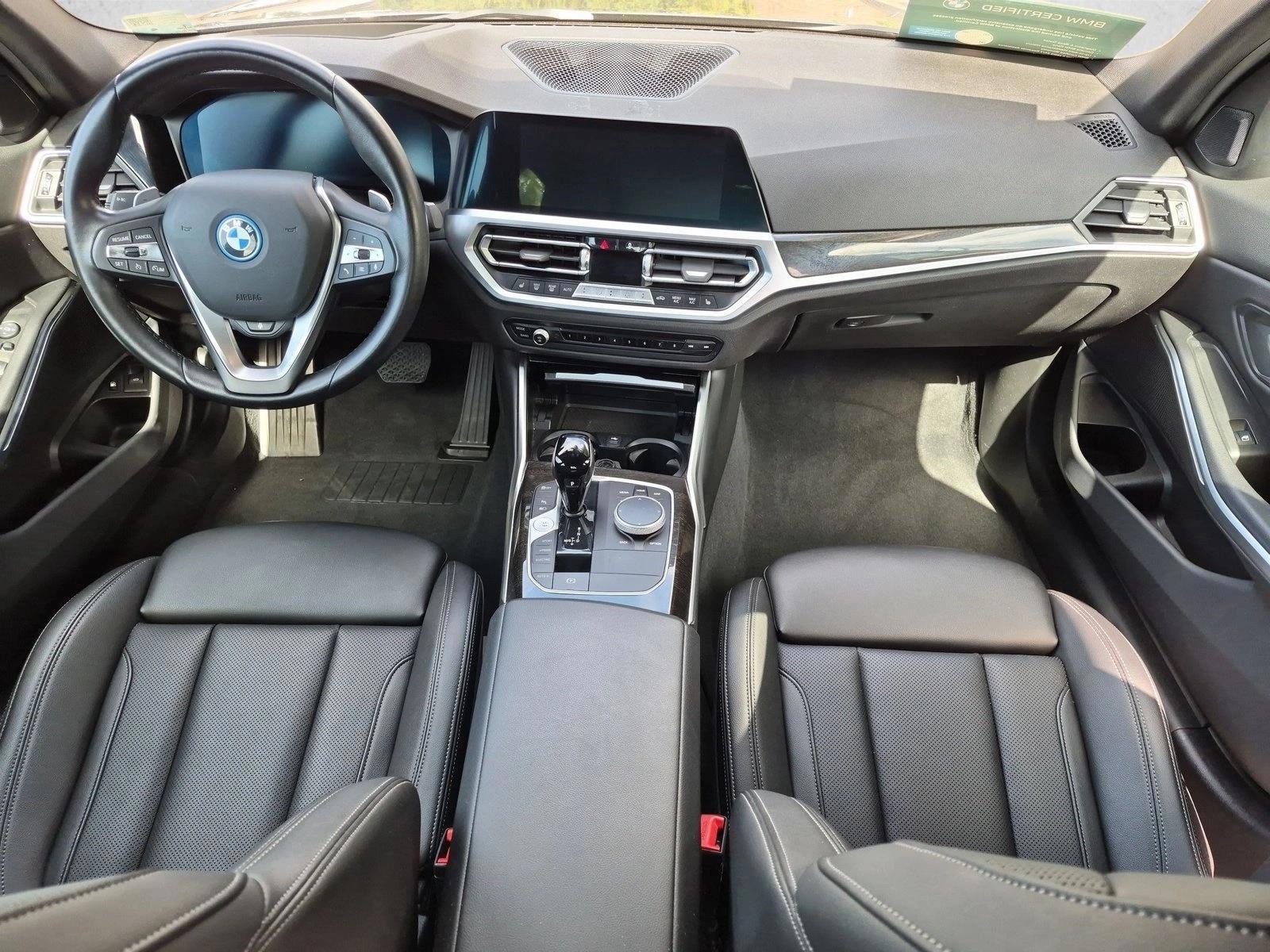 Thumbnail: 2022 BMW 3 Series - 3