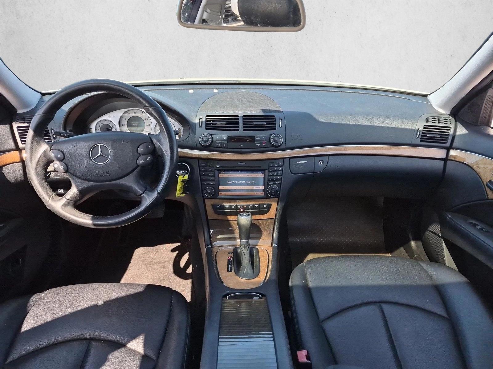 Thumbnail: 2009 Mercedes-Benz E-Class - 3