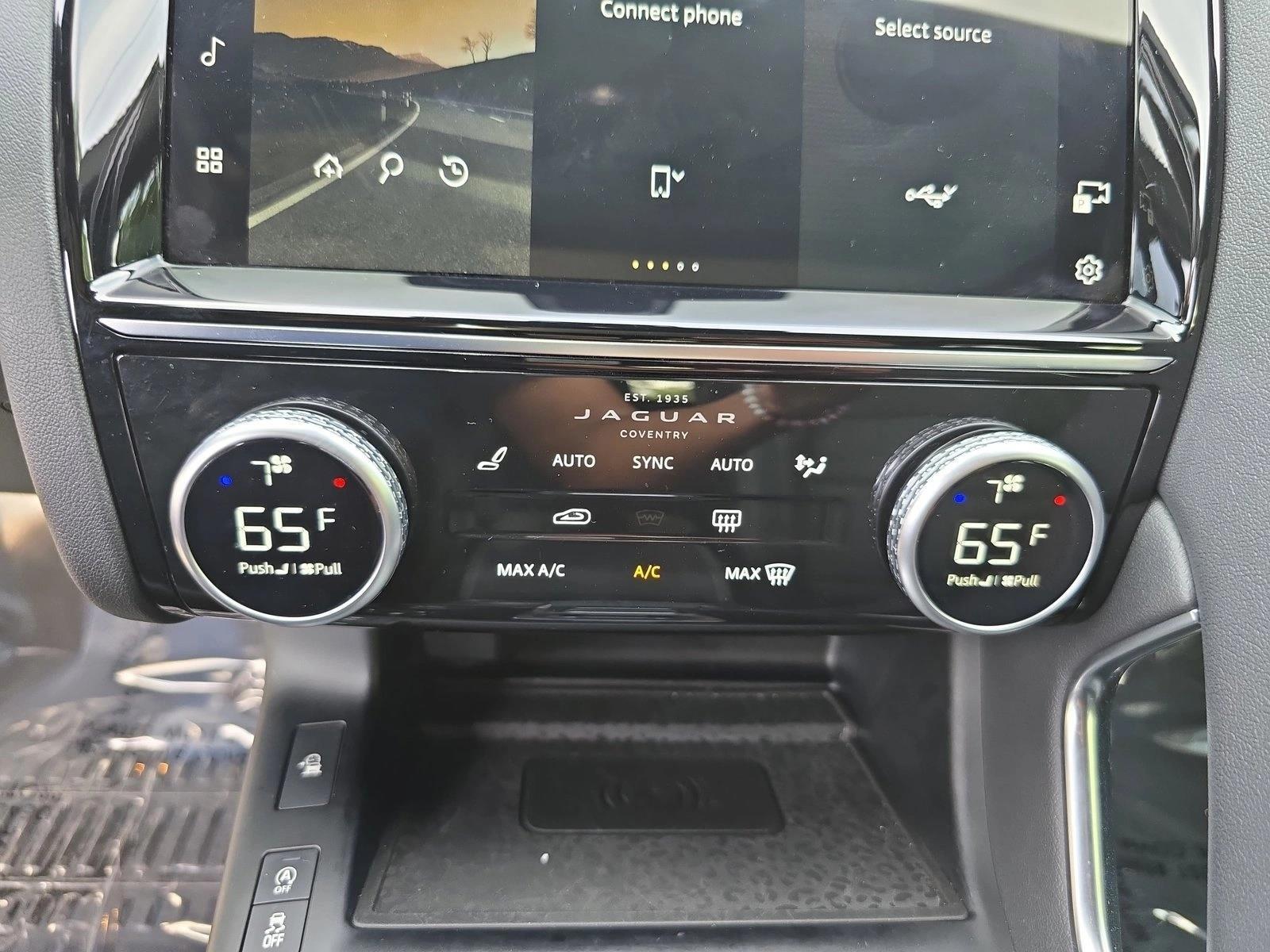 2024 Jaguar E-Pace R-DYNAMIC SE - Photo 22