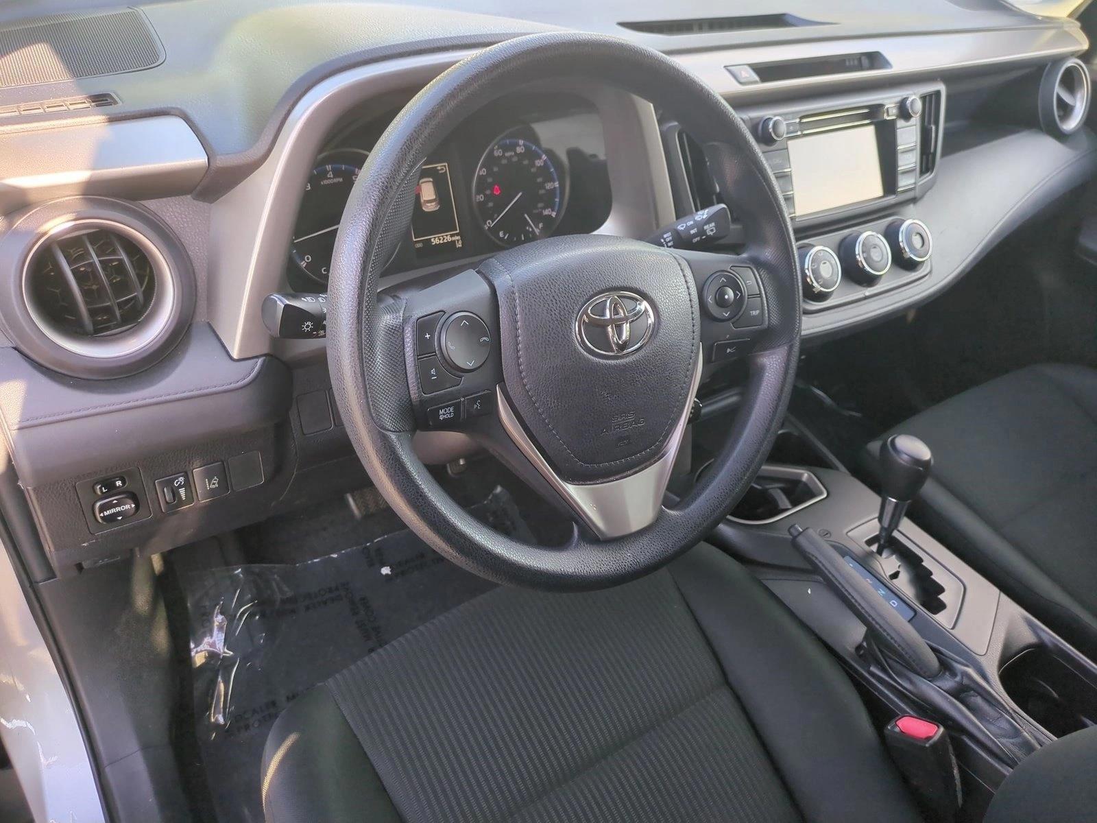 Thumbnail: 2017 Toyota RAV4 - 3