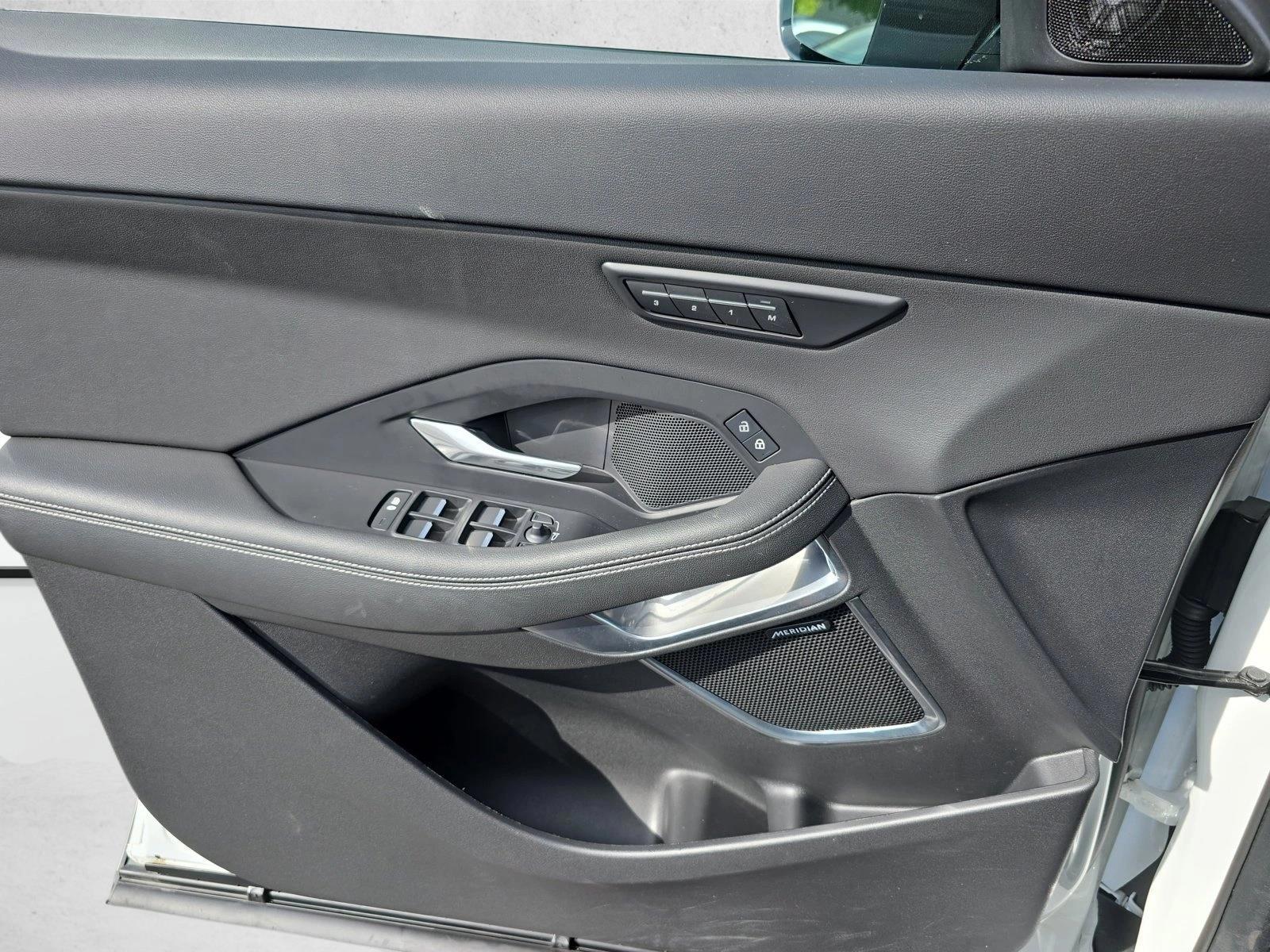 2024 Jaguar E-Pace R-DYNAMIC SE - Photo 27