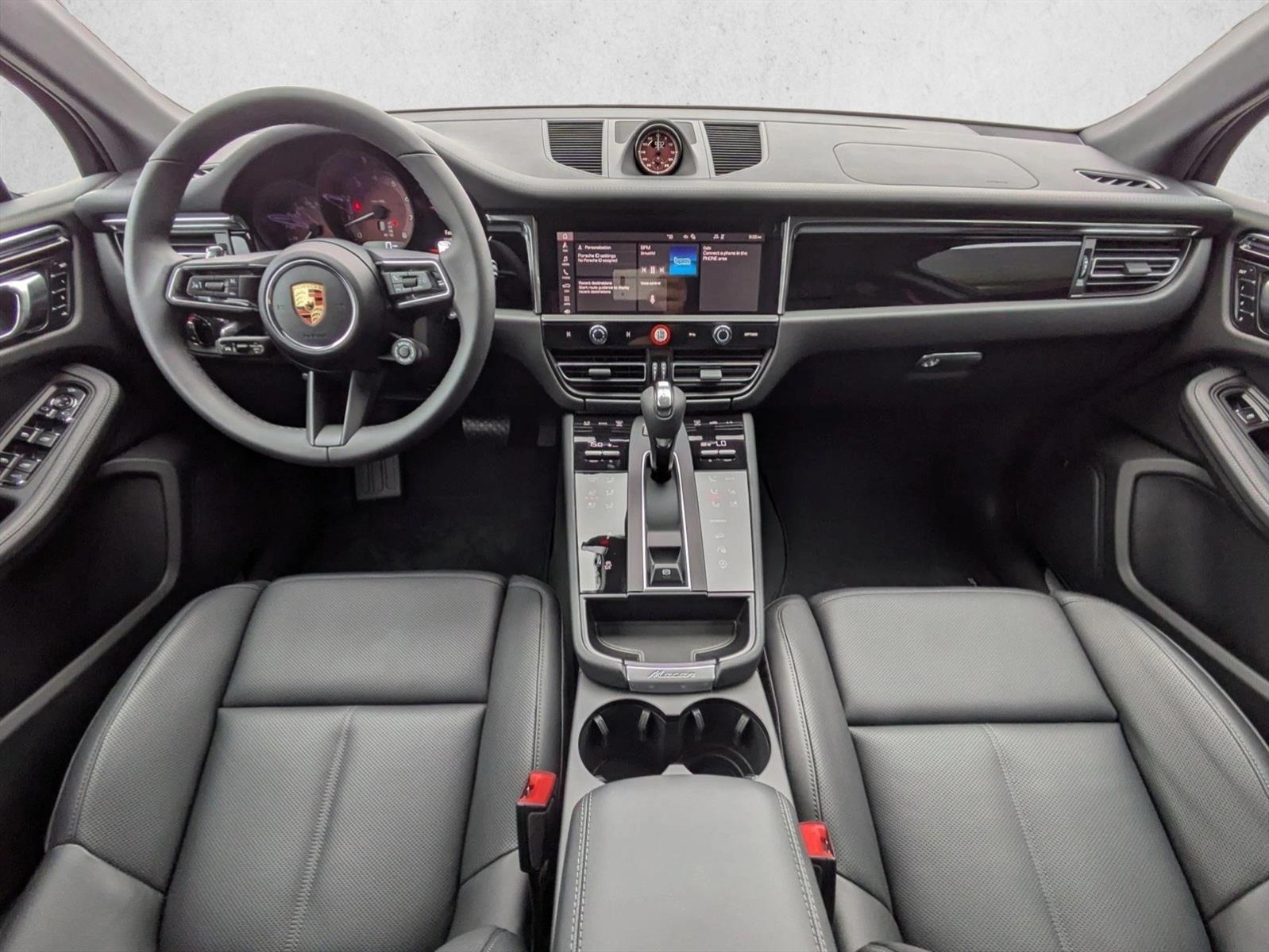 Thumbnail: 2025 Porsche Macan - 4