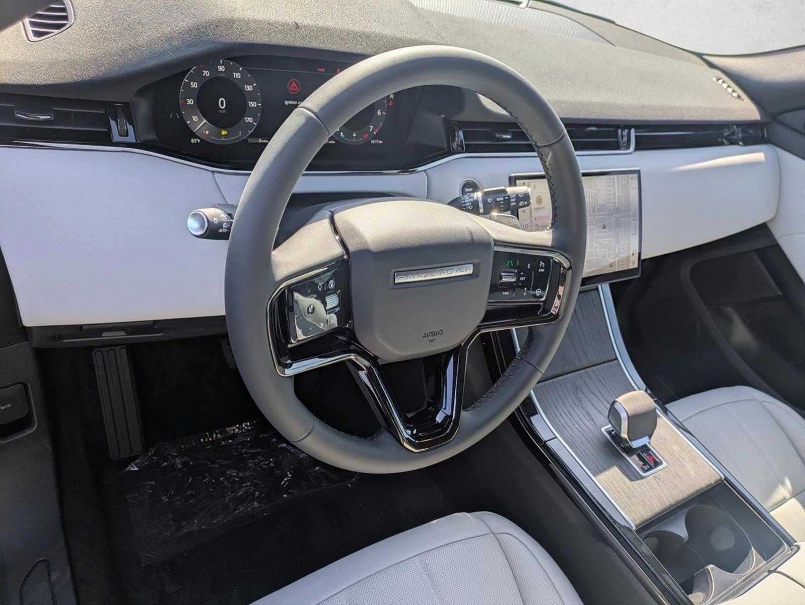 Thumbnail: 2026 Land Rover Range Rover Evoque - 3