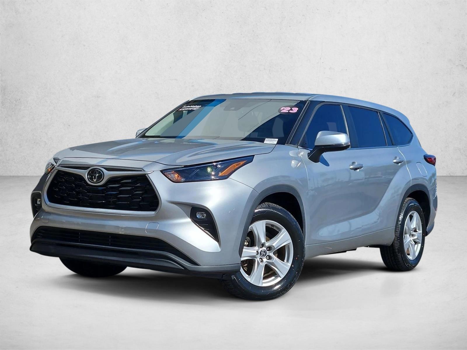 Thumbnail: 2023 Toyota Highlander - 2