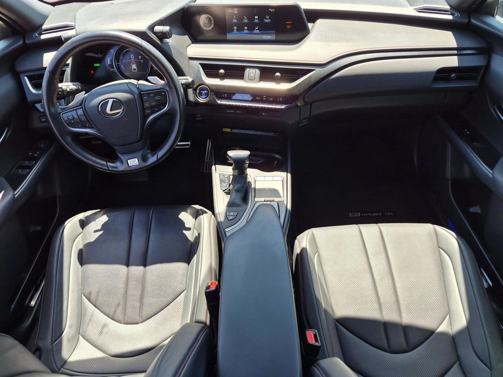 Thumbnail: 2021 Lexus UX - 4