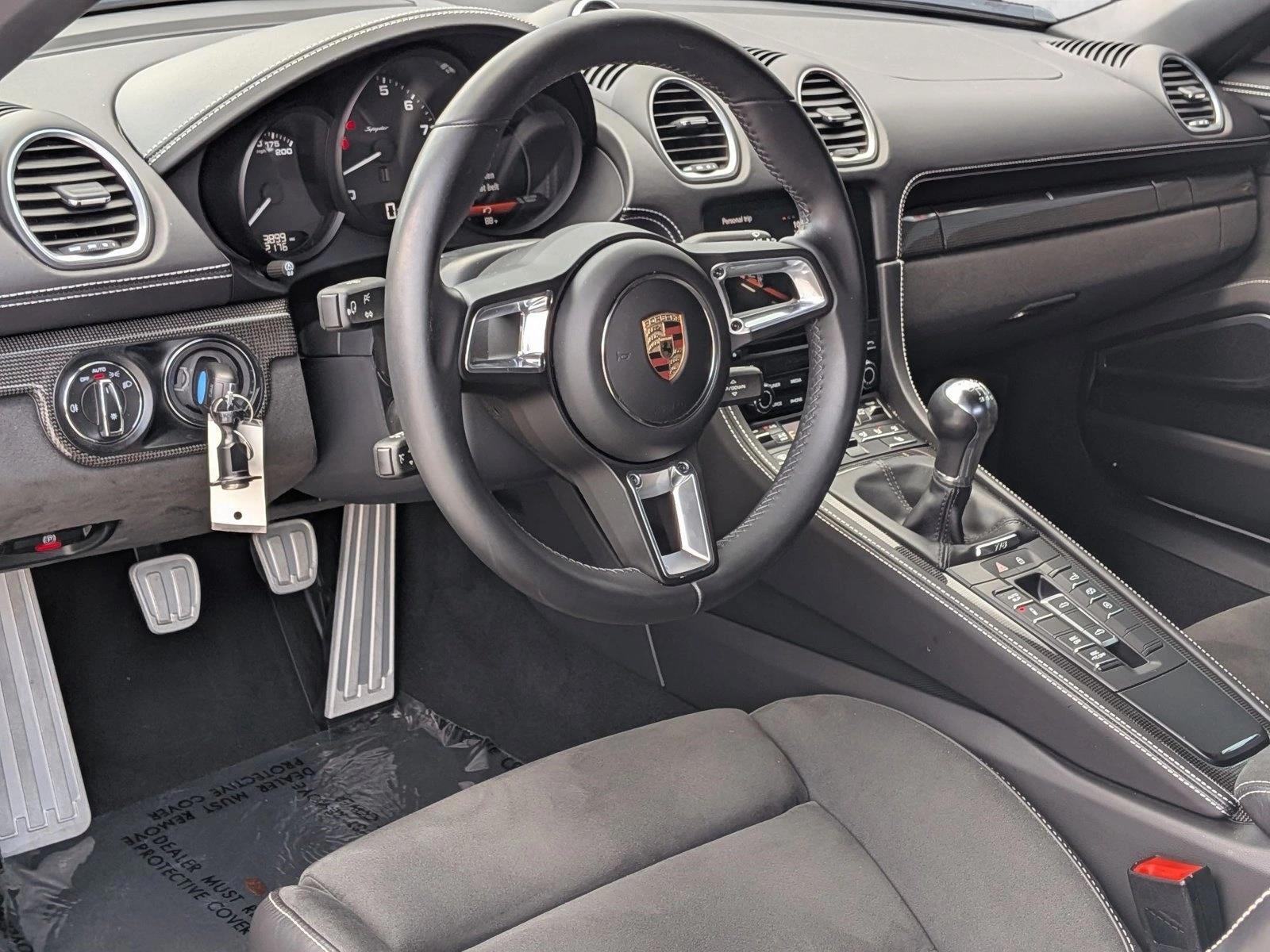 Thumbnail: 2023 Porsche  - 3