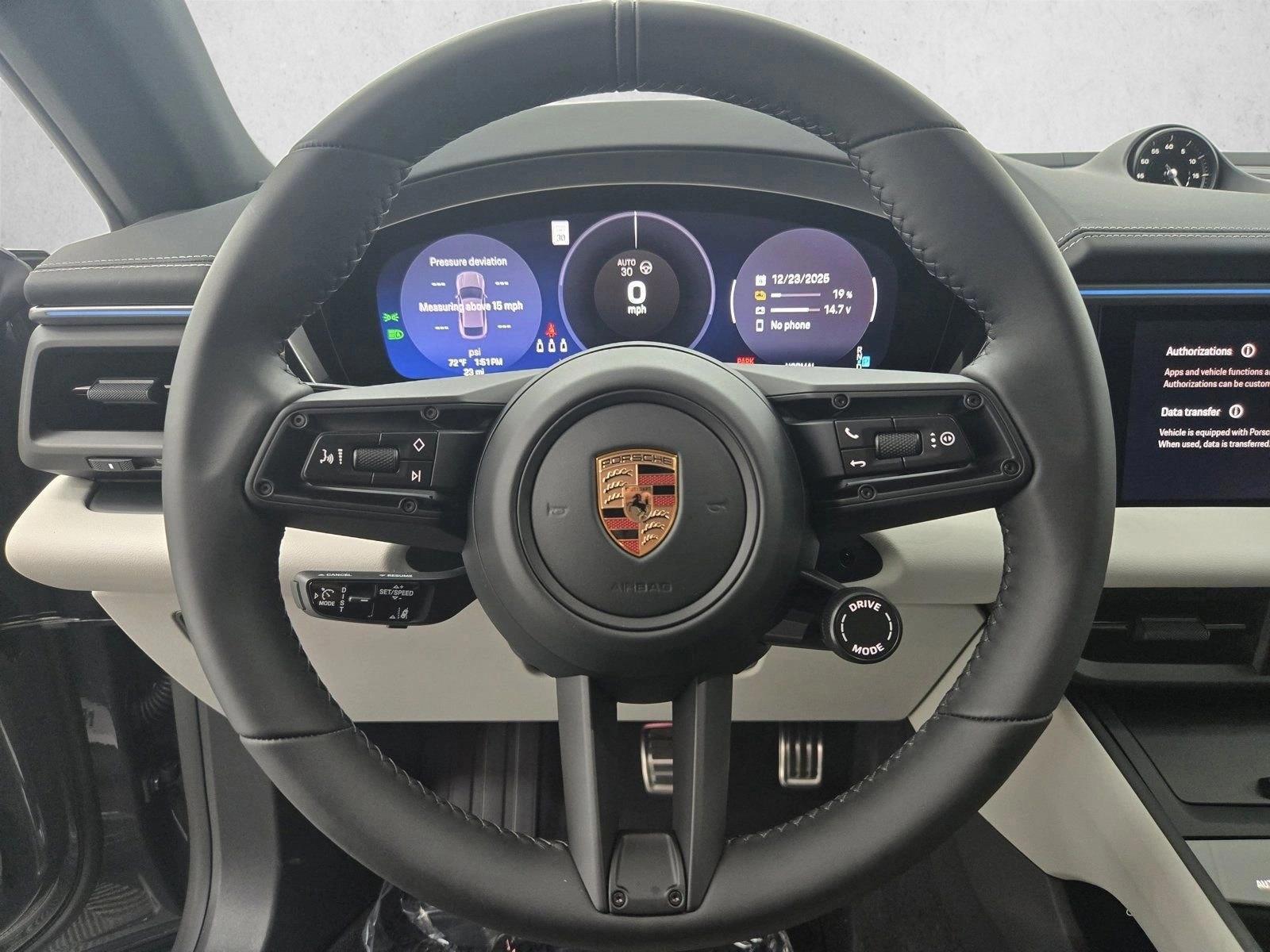 2025 Porsche Macan S - Photo 19