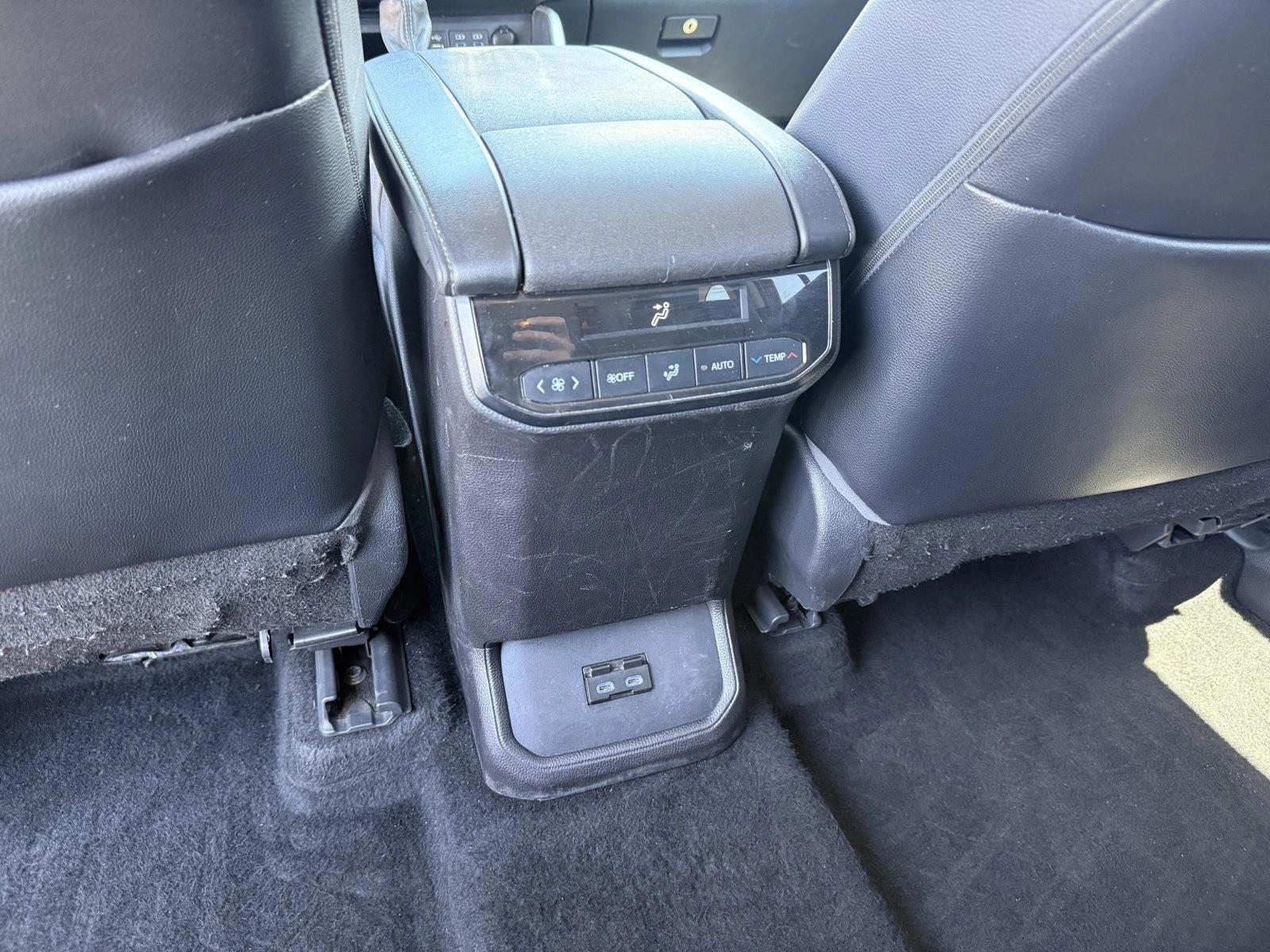 2022 Toyota Highlander XLE - Photo 24