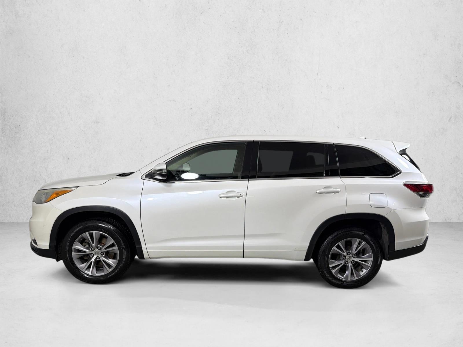 Thumbnail: 2015 Toyota Highlander - 2
