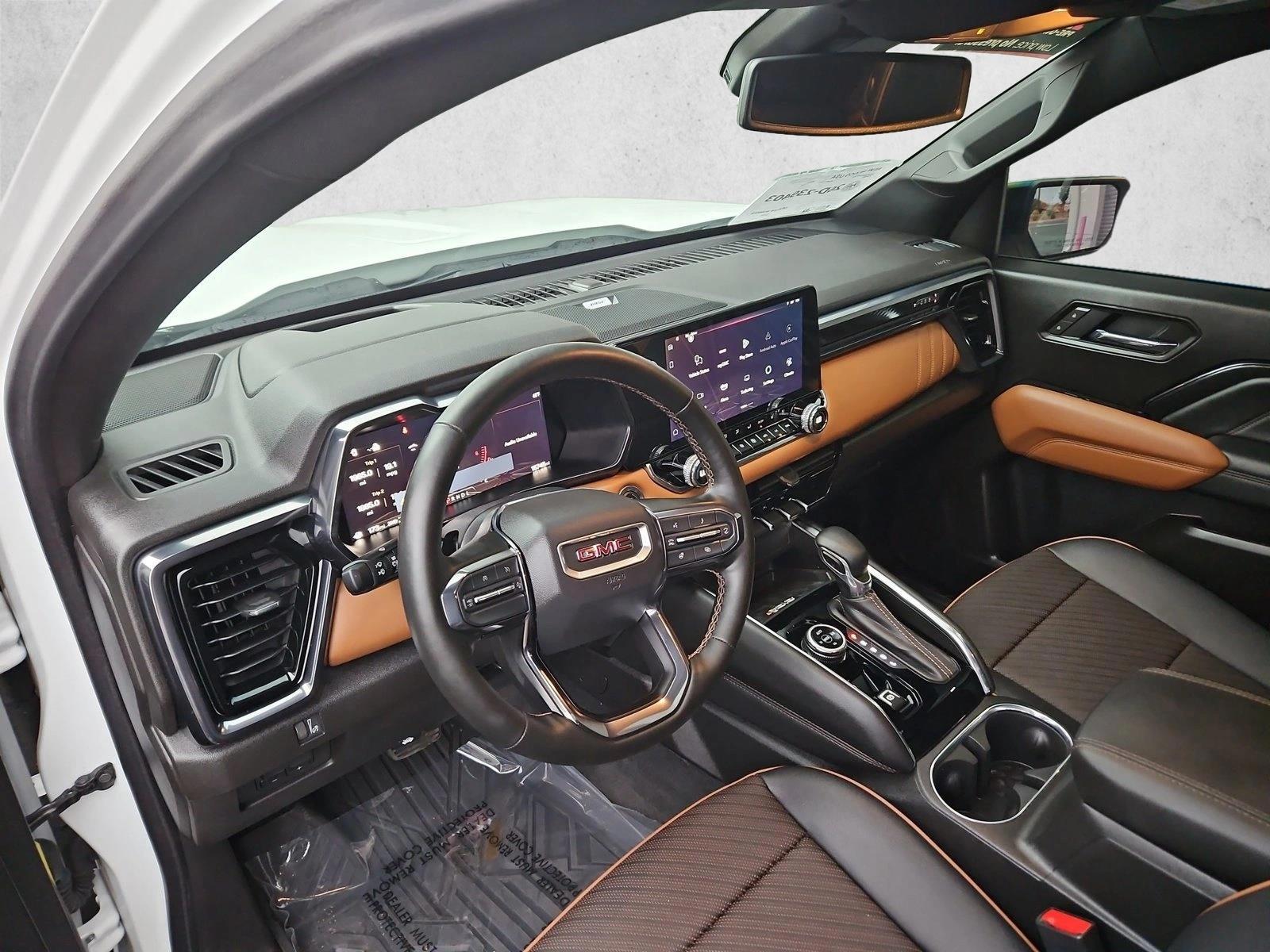 Thumbnail: 2025 GMC Canyon - 3