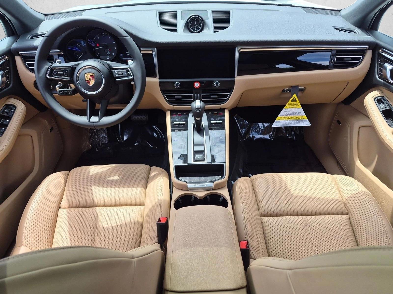Thumbnail: 2026 Porsche Macan - 5