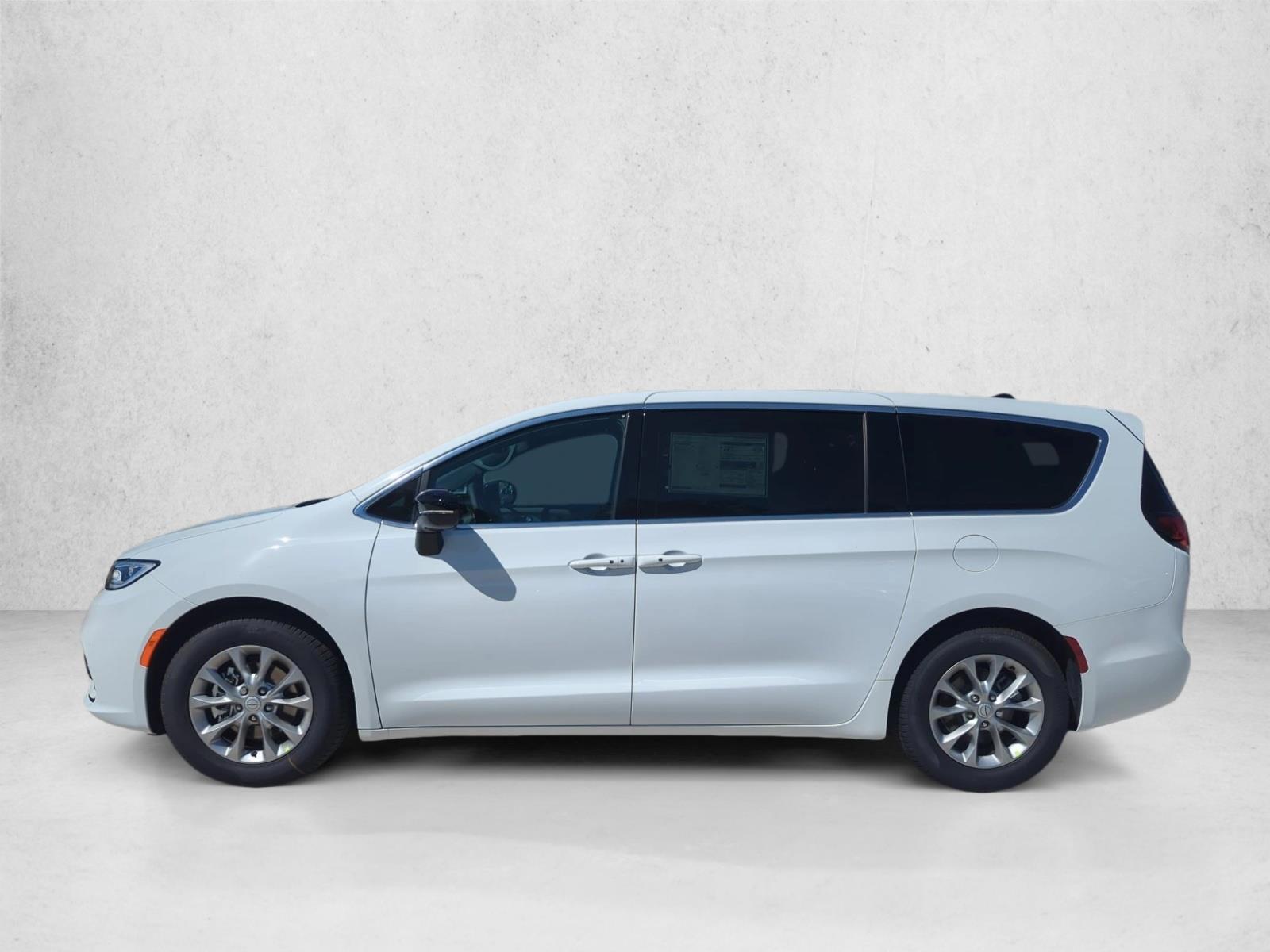 Thumbnail: 2026 Chrysler Pacifica - 2