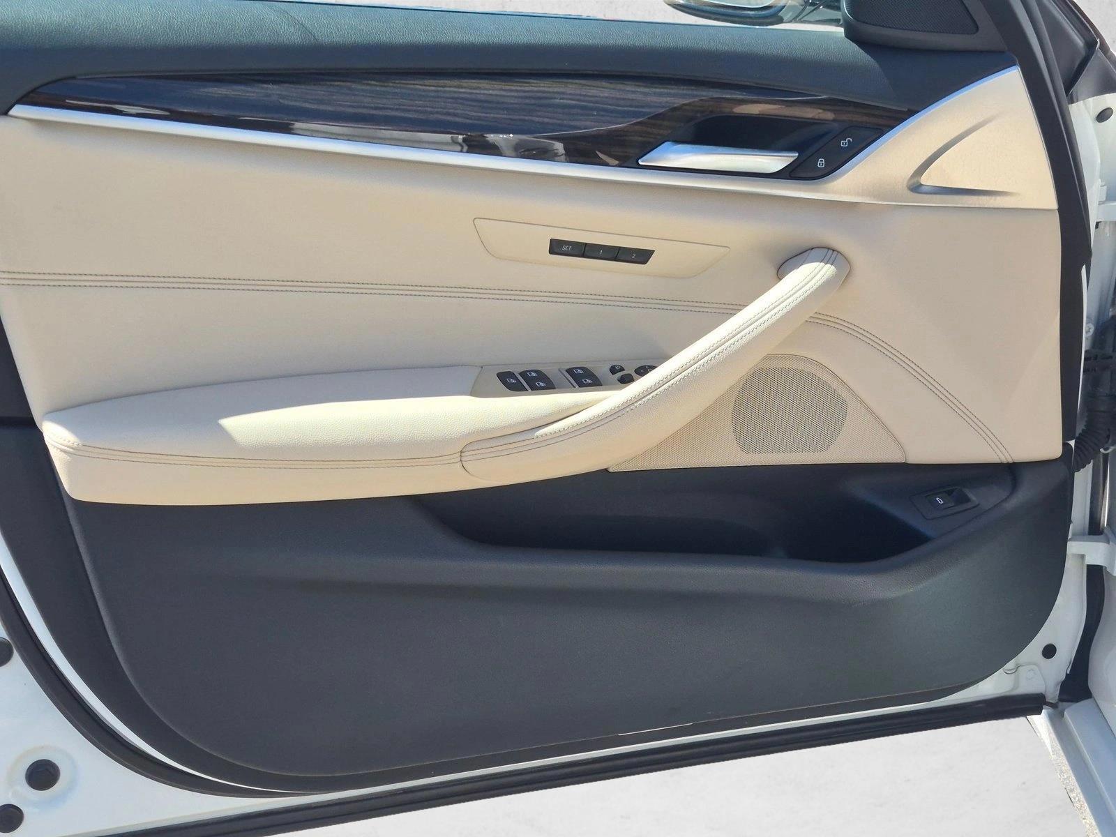 2021 BMW 5 Series 530i - Photo 13