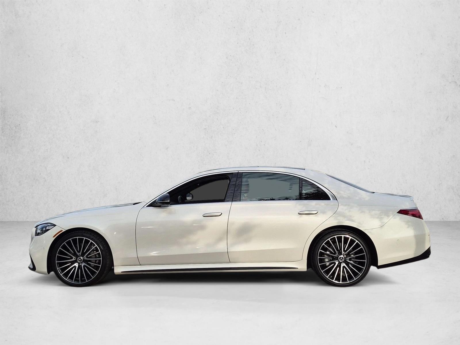 Thumbnail: 2022 Mercedes-Benz S-Class - 2