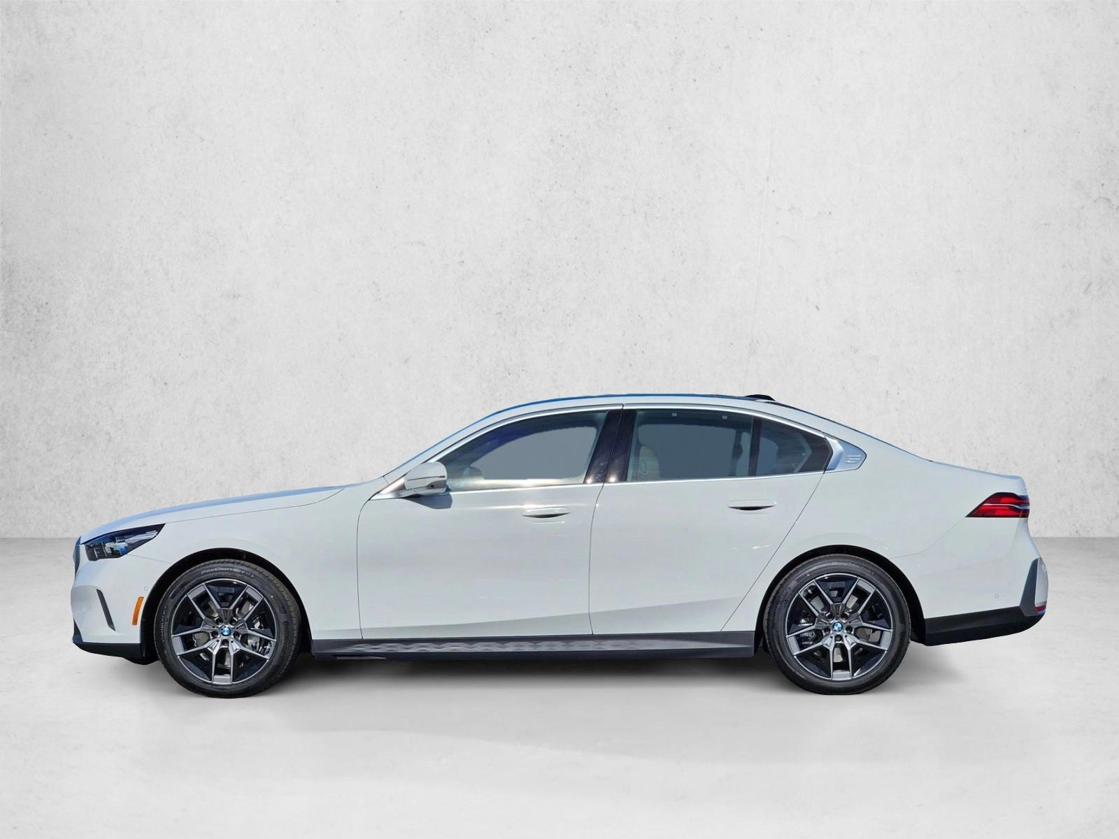 Thumbnail: 2026 BMW 5 Series - 2