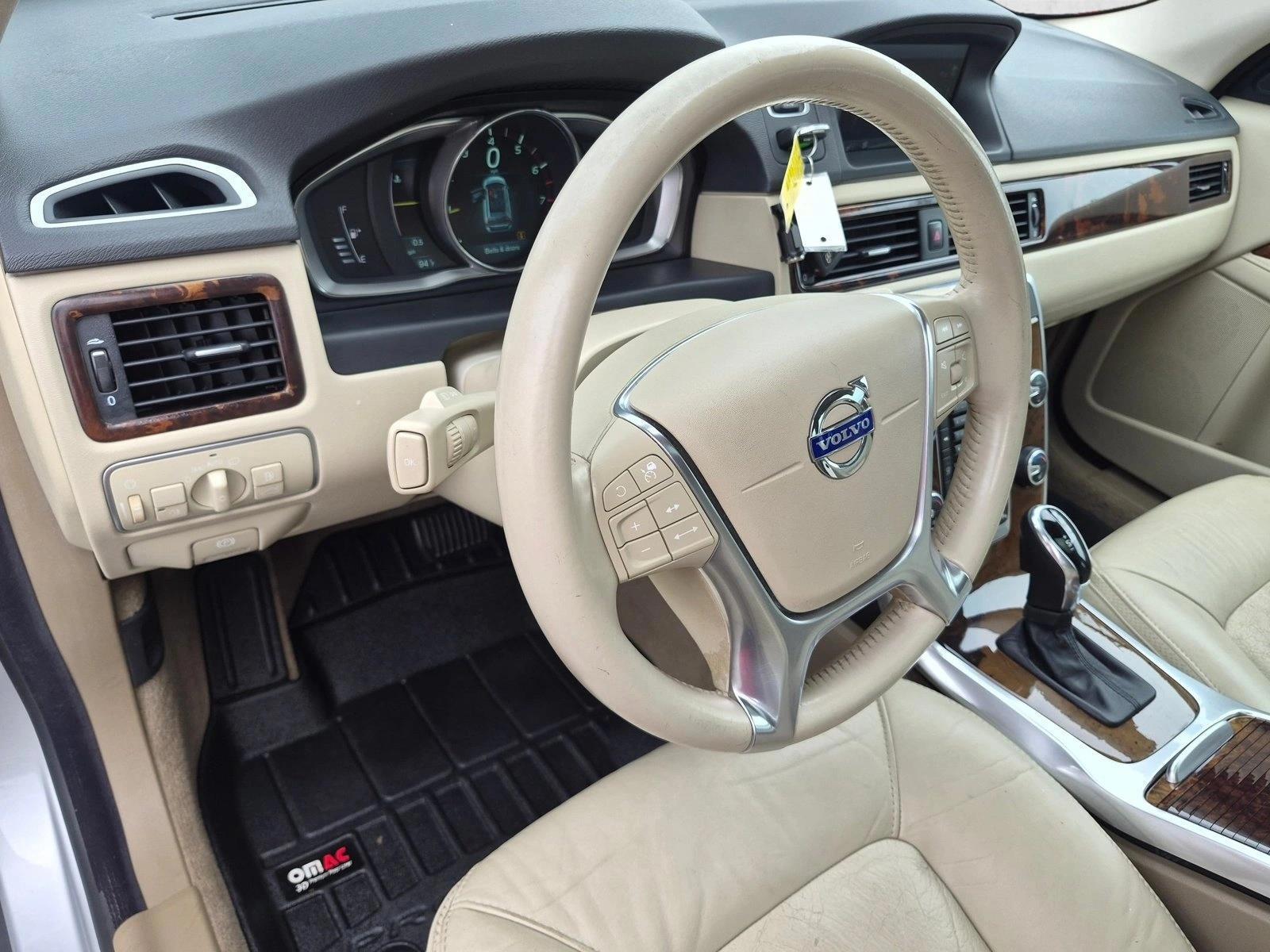 Thumbnail: 2015 Volvo XC70 - 3