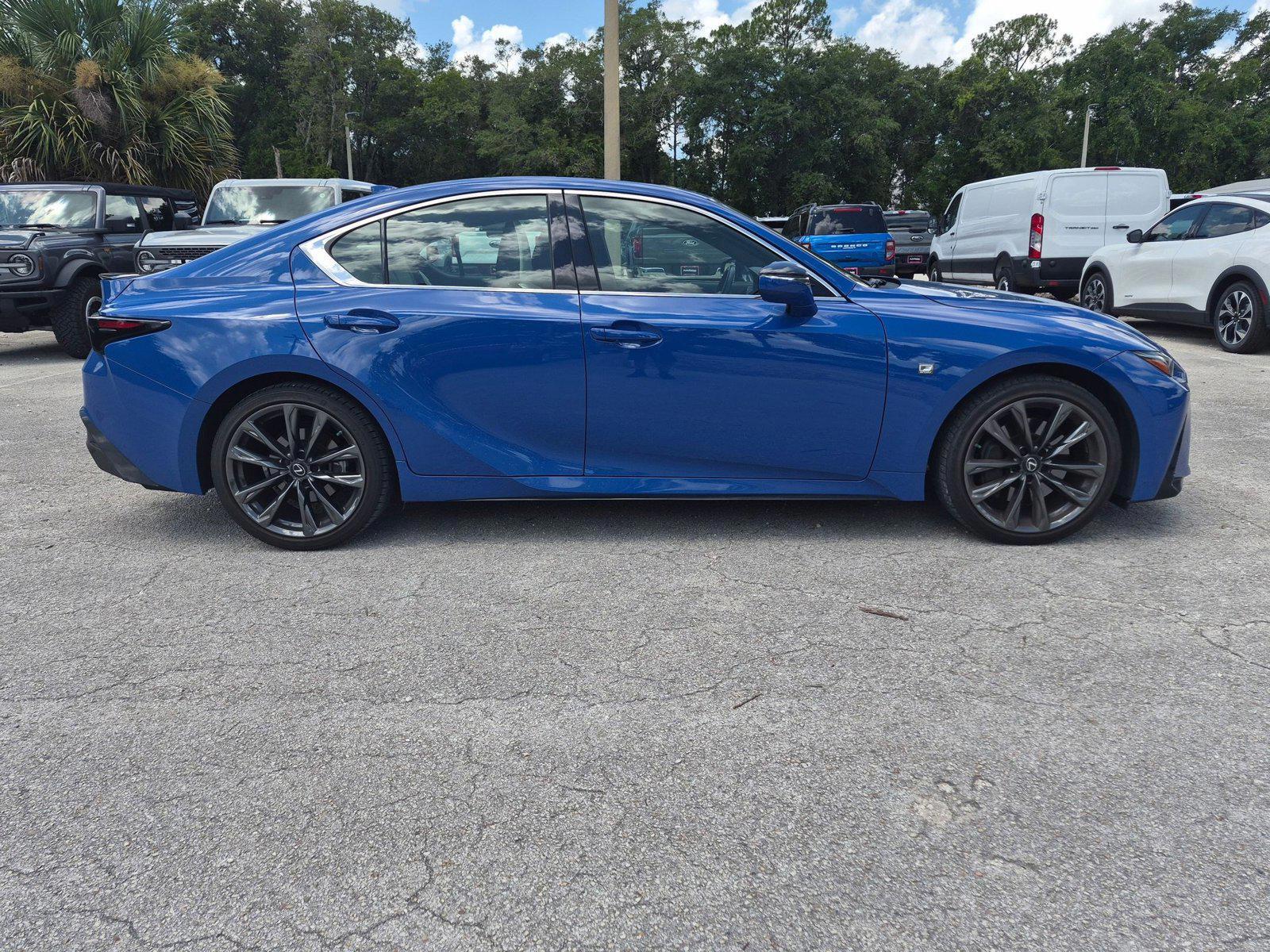 2021 Lexus IS