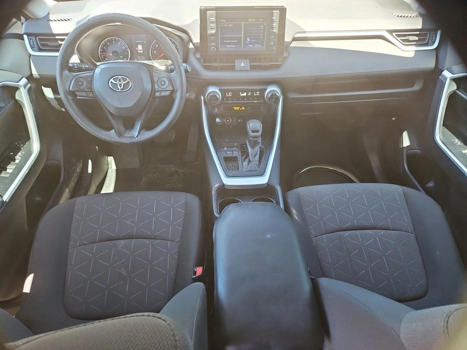 Thumbnail: 2019 Toyota RAV4 - 3