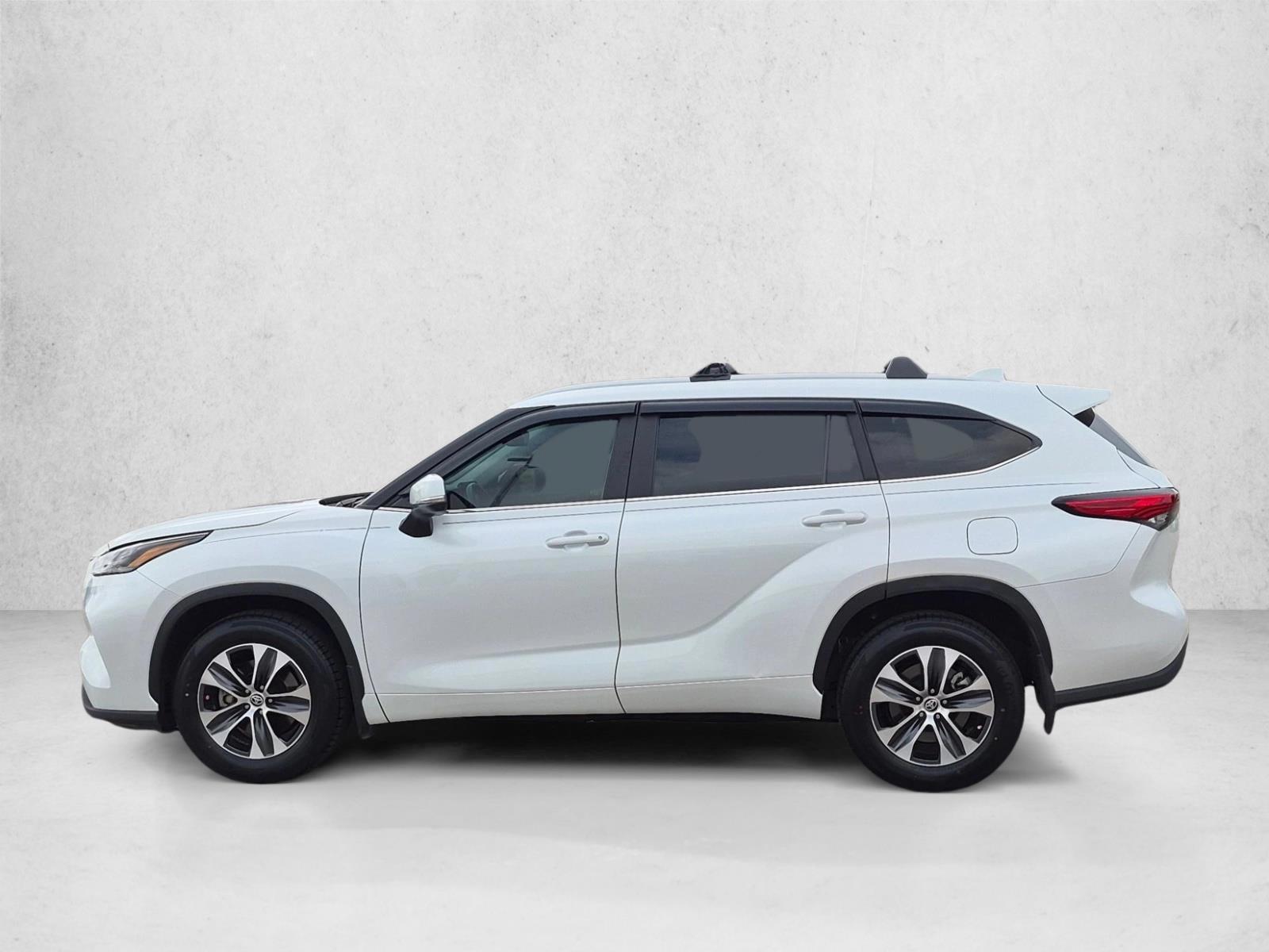 Thumbnail: 2023 Toyota Highlander - 2