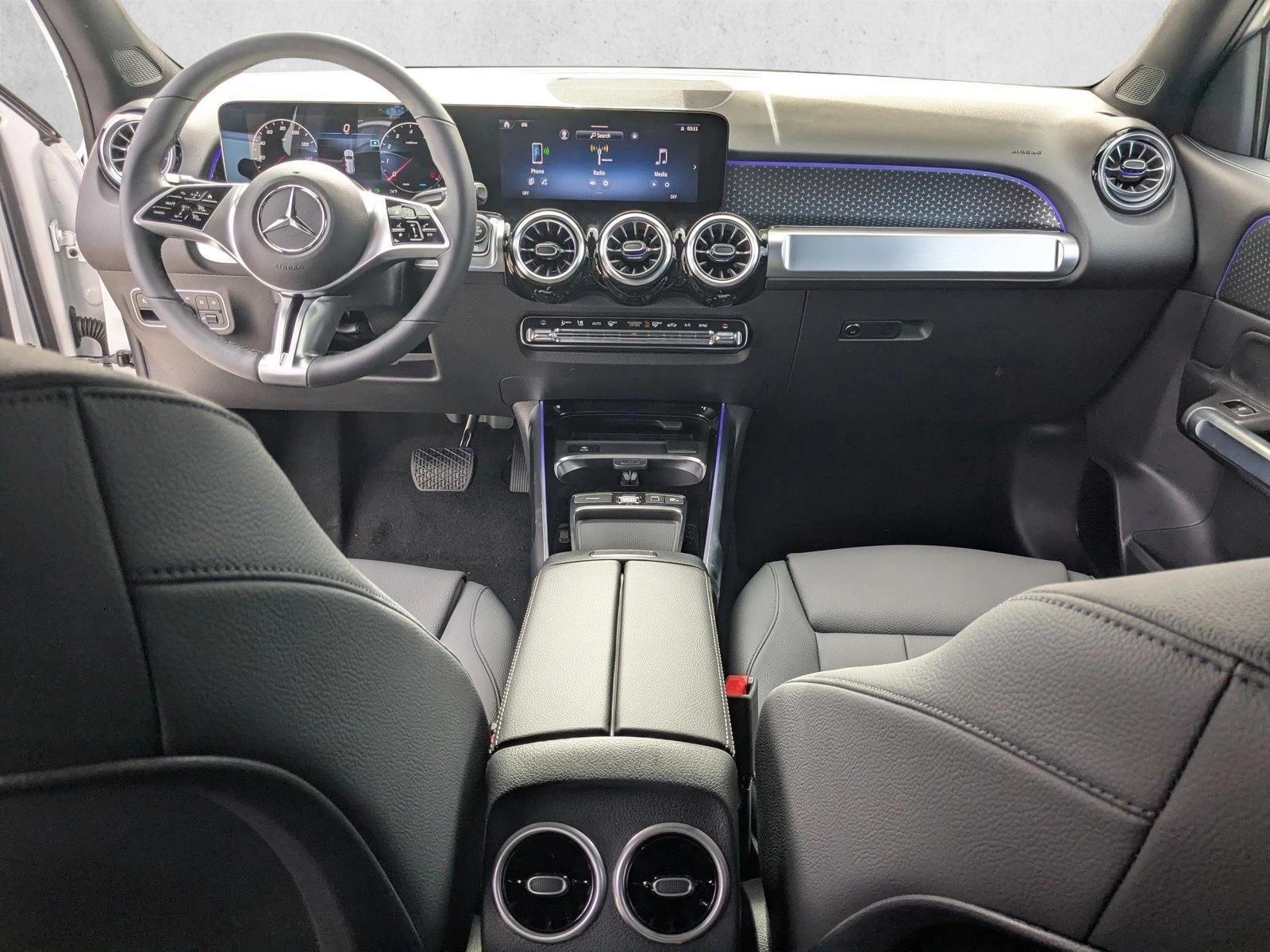 Thumbnail: 2026 Mercedes-Benz GLB - 3