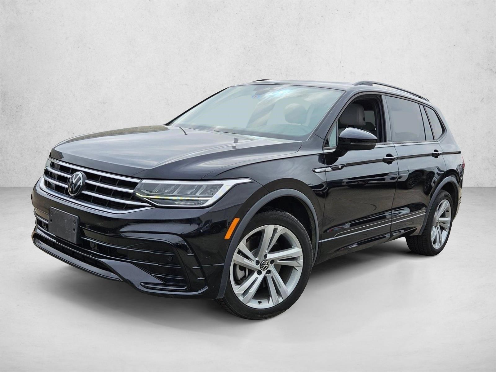 Thumbnail: 2023 Volkswagen Tiguan - 1