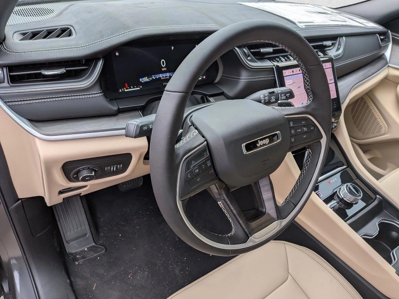Thumbnail: 2025 Jeep Grand Cherokee - 3