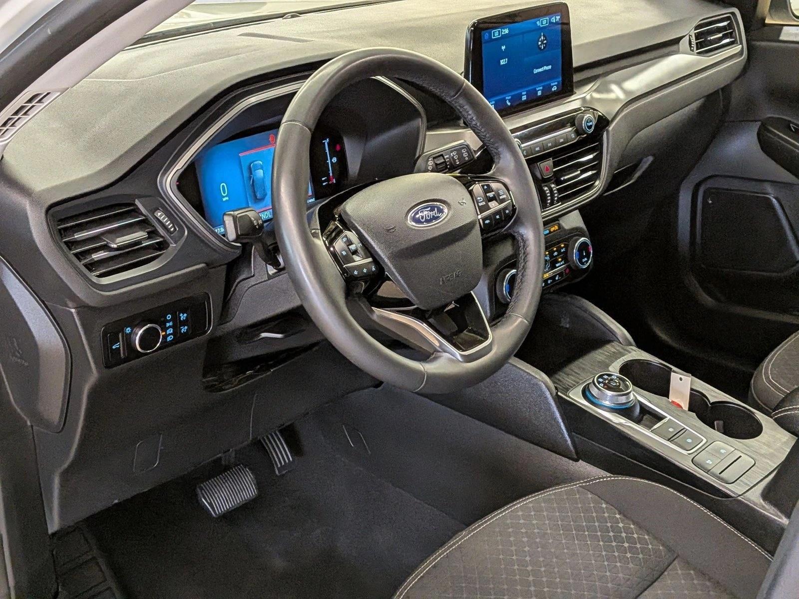 Thumbnail: 2023 Ford Escape - 3