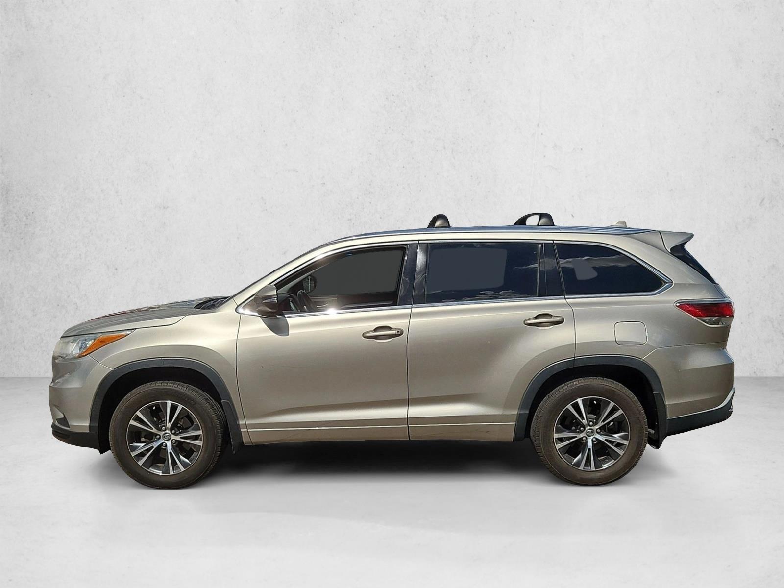 Thumbnail: 2016 Toyota Highlander - 2