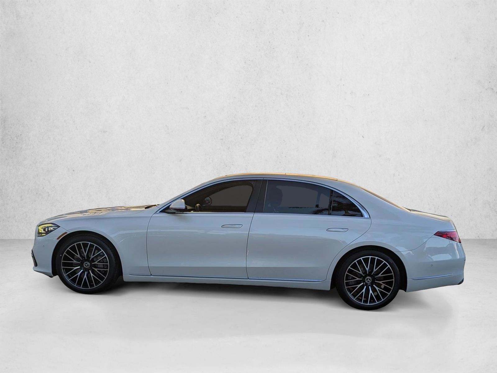 Thumbnail: 2023 Mercedes-Benz S-Class - 2