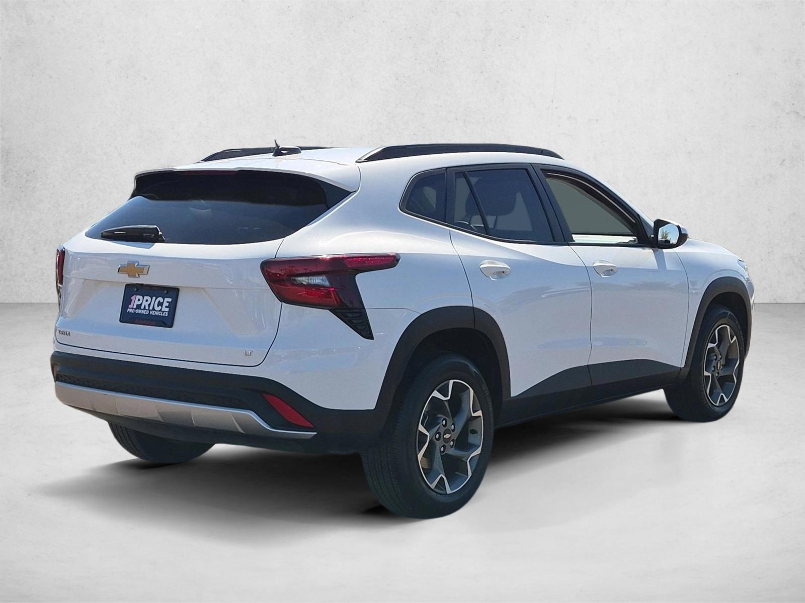 2025 Chevrolet Trax LT - Photo 5