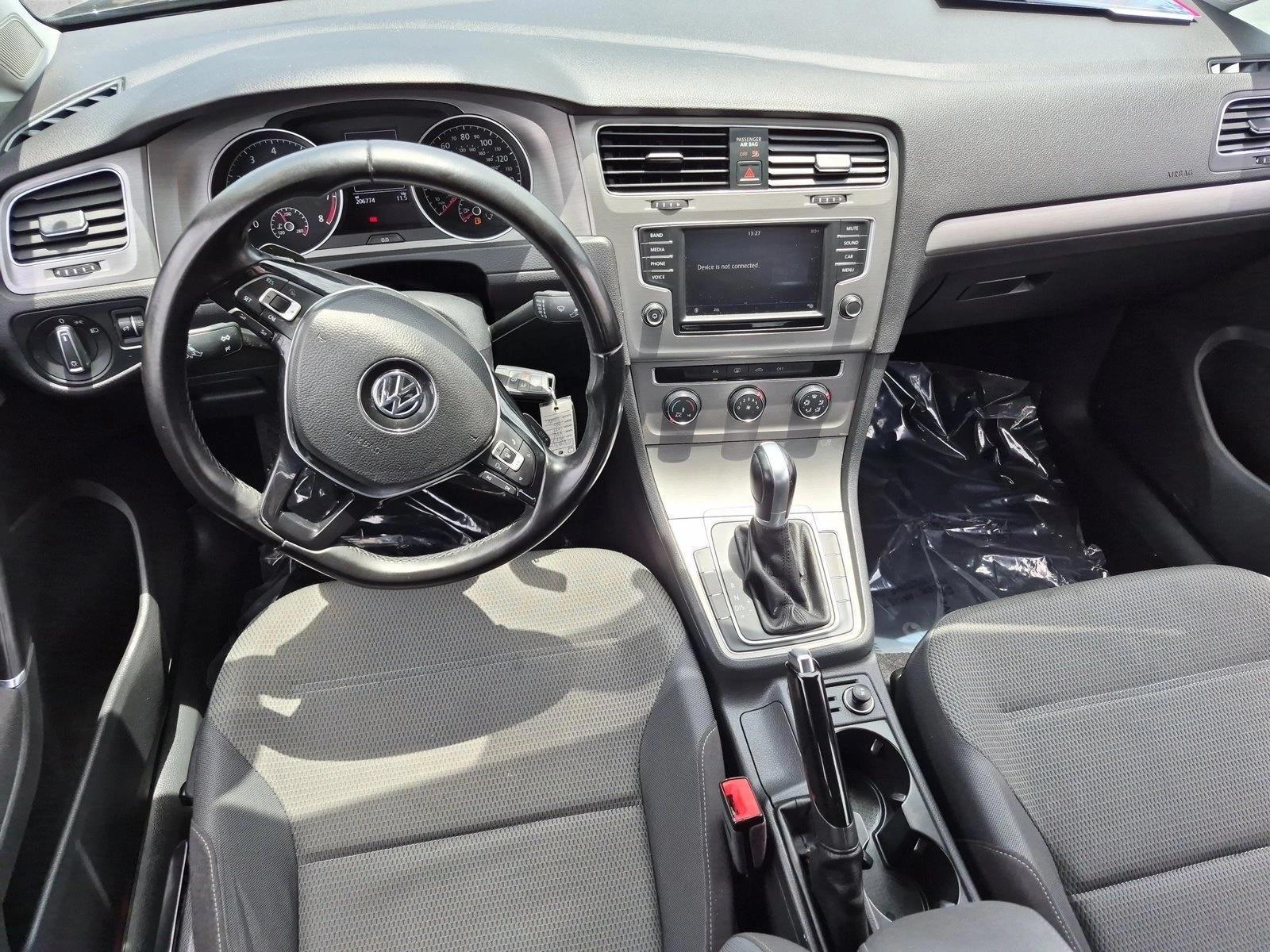 Thumbnail: 2017 Volkswagen Golf - 4