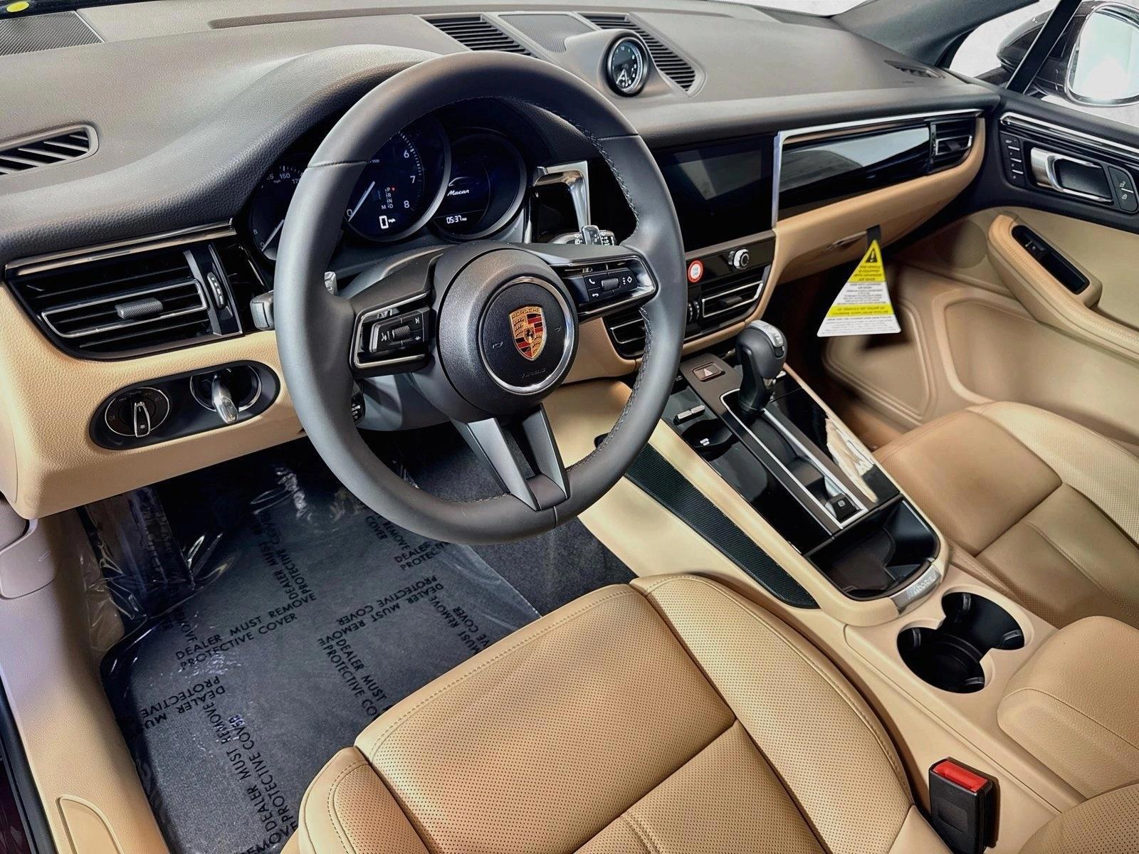Thumbnail: 2026 Porsche Macan - 3