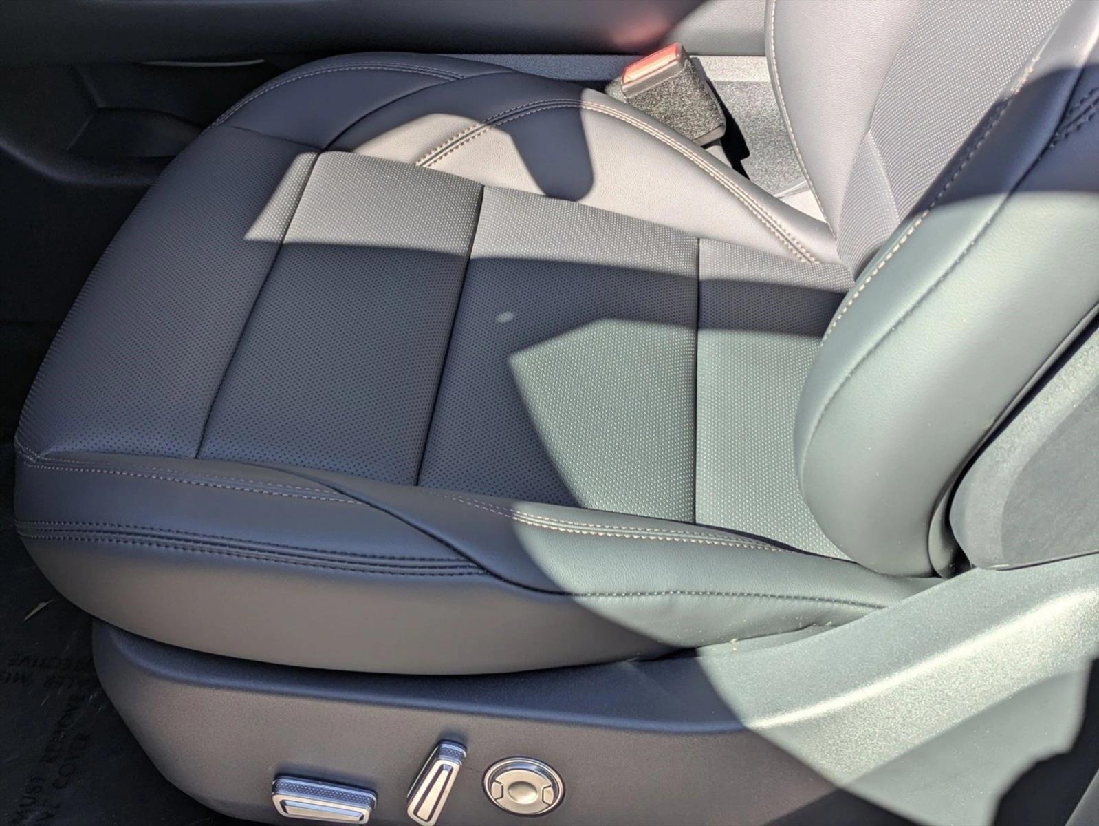 Thumbnail: 2026 Lincoln Nautilus - 4