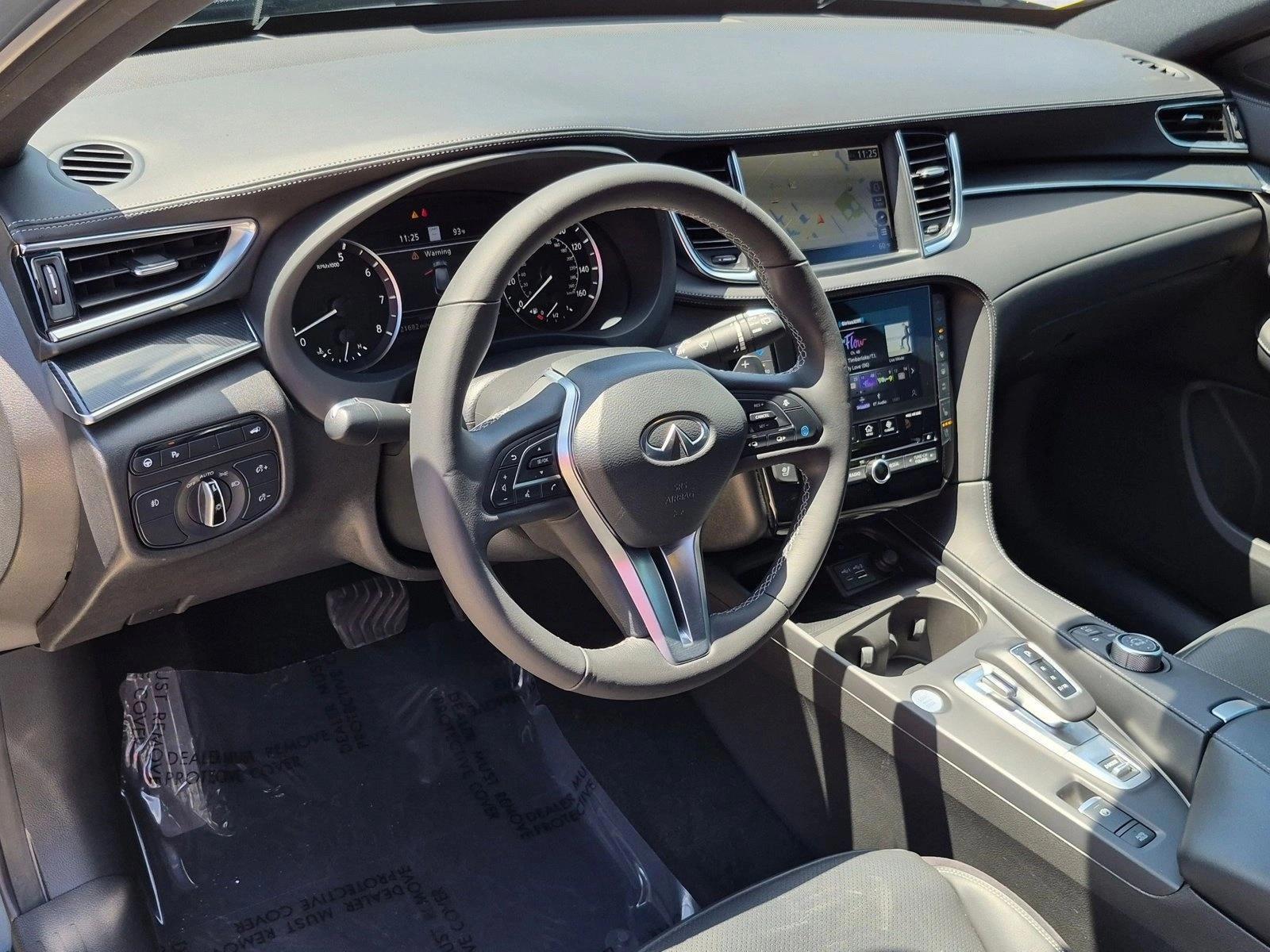 Thumbnail: 2025 INFINITI QX50 - 3