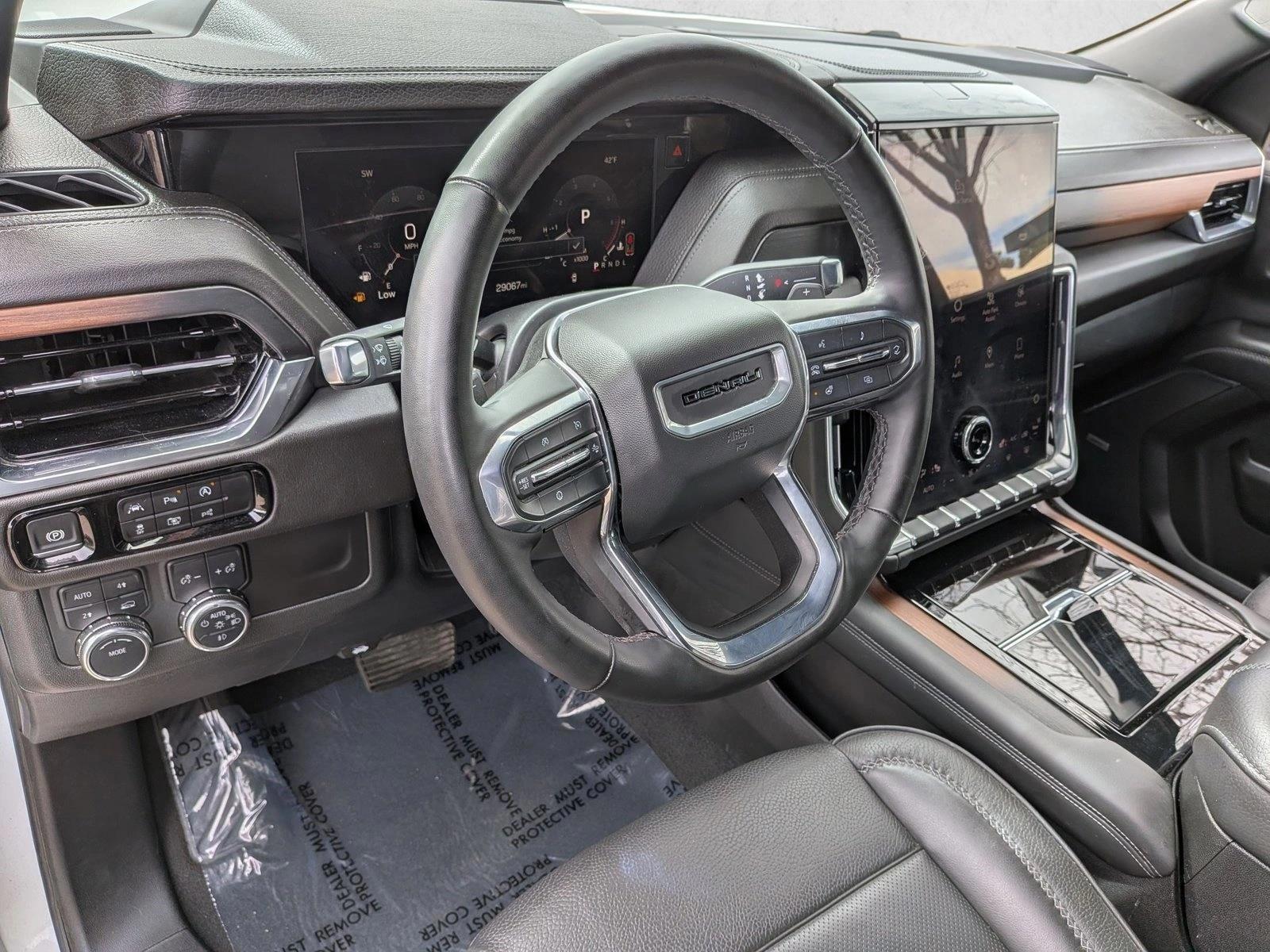 Thumbnail: 2025 GMC Yukon XL - 3