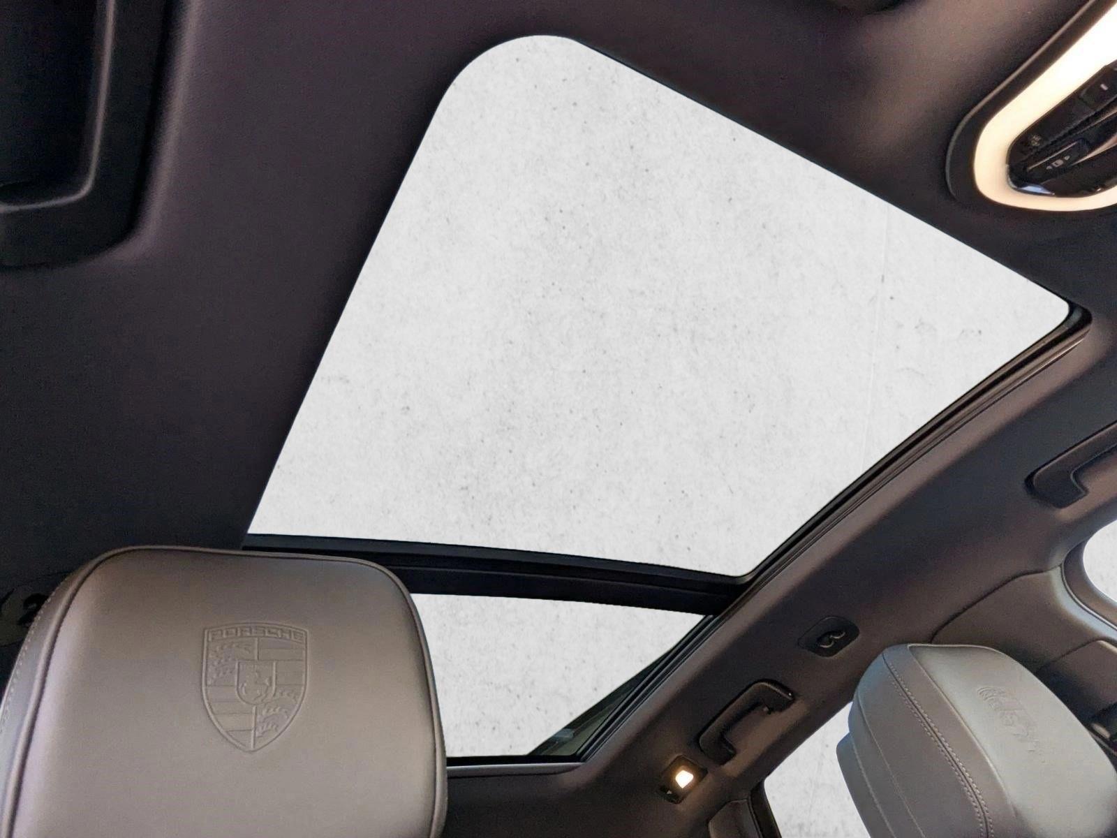 2026 Porsche Macan T - Photo 27