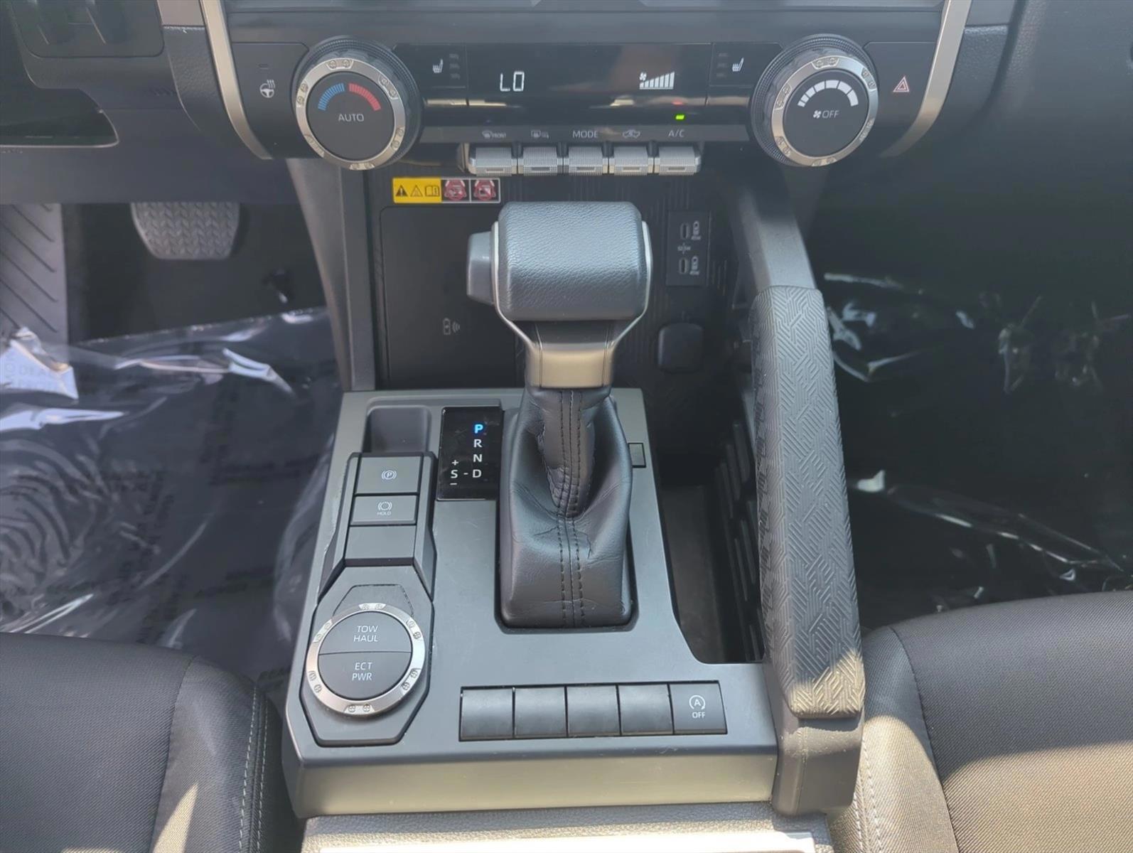 2024 Toyota Tacoma SR5 - Photo 14
