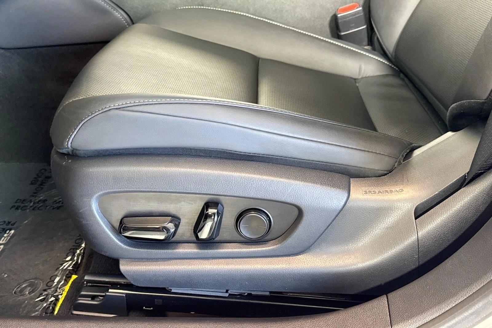 Thumbnail: 2023 Lexus ES - 3