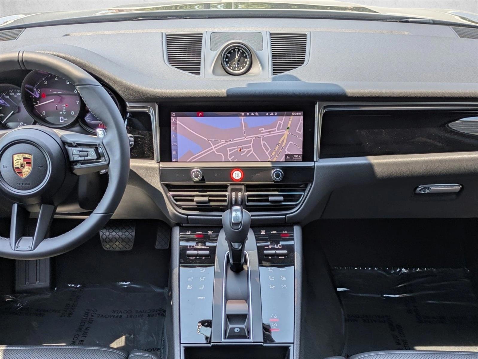 Thumbnail: 2025 Porsche Macan - 4