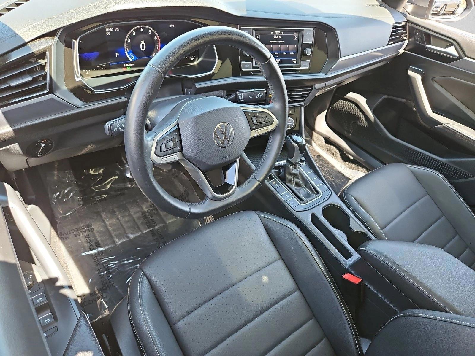 Thumbnail: 2023 Volkswagen Jetta - 3