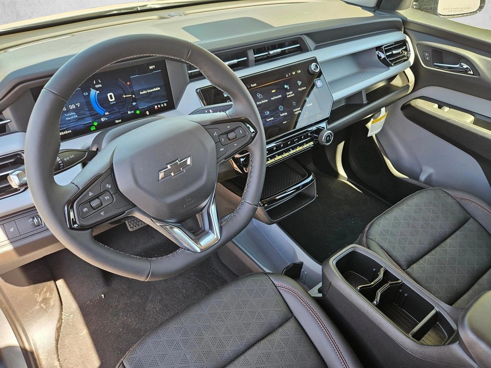 Thumbnail: 2027 Chevrolet Bolt EV - 3