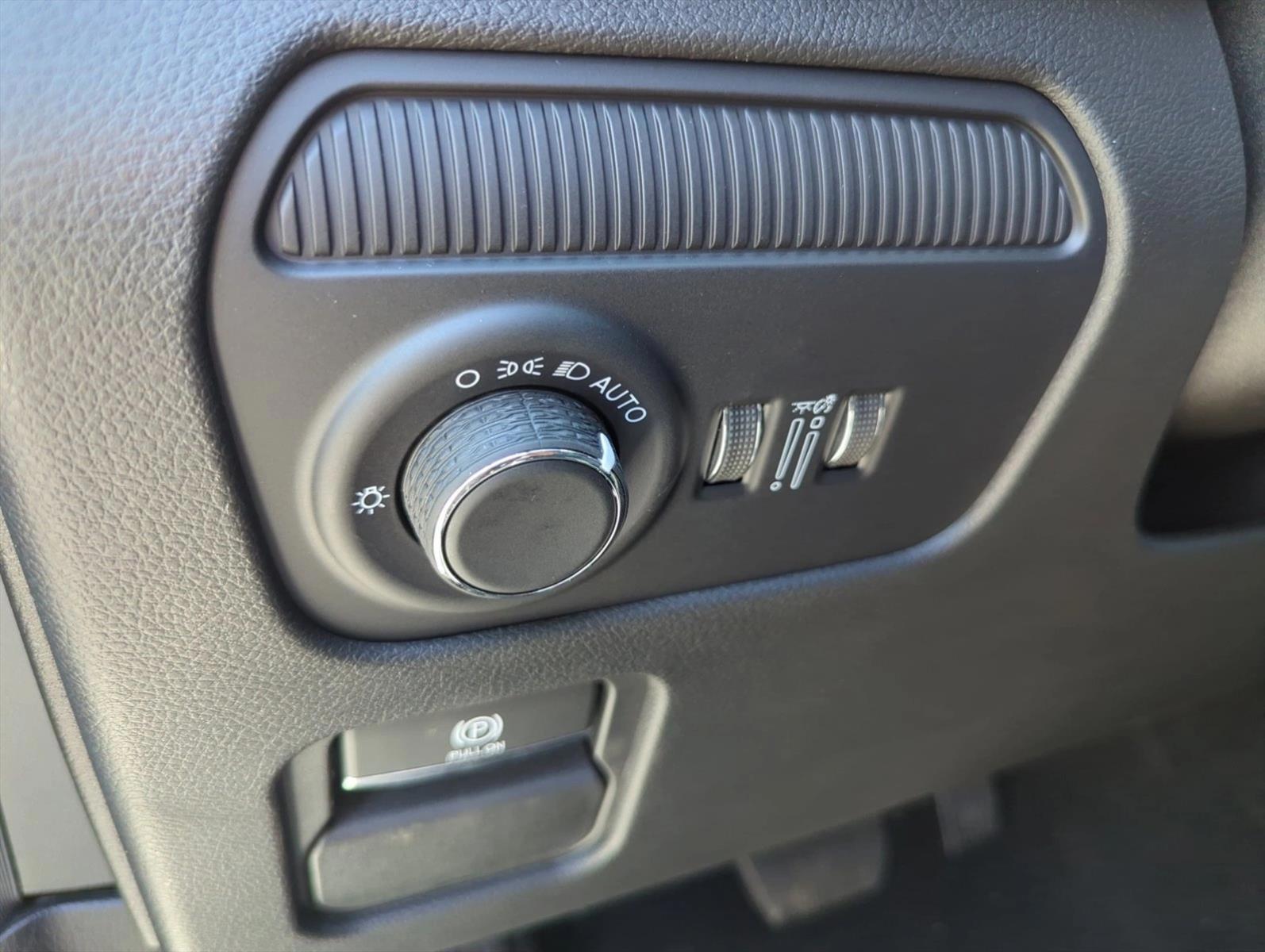 Thumbnail: 2026 Jeep Grand Wagoneer - 4