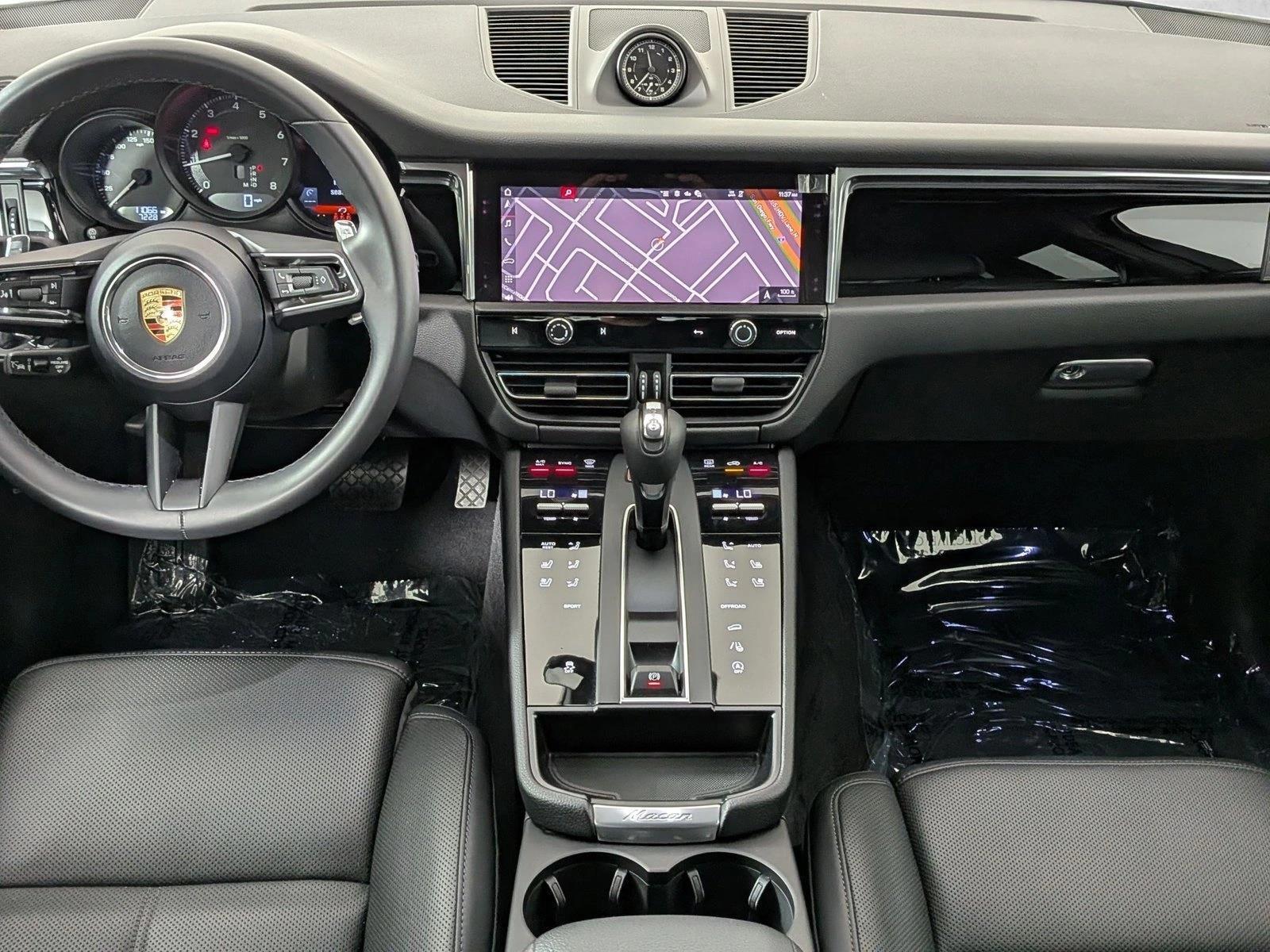 Thumbnail: 2026 Porsche Macan - 5