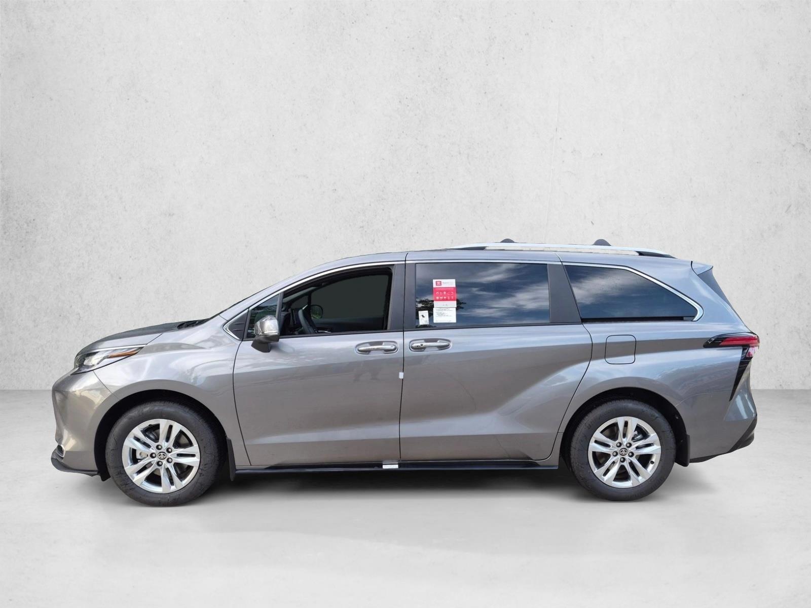Thumbnail: 2026 Toyota Sienna - 2