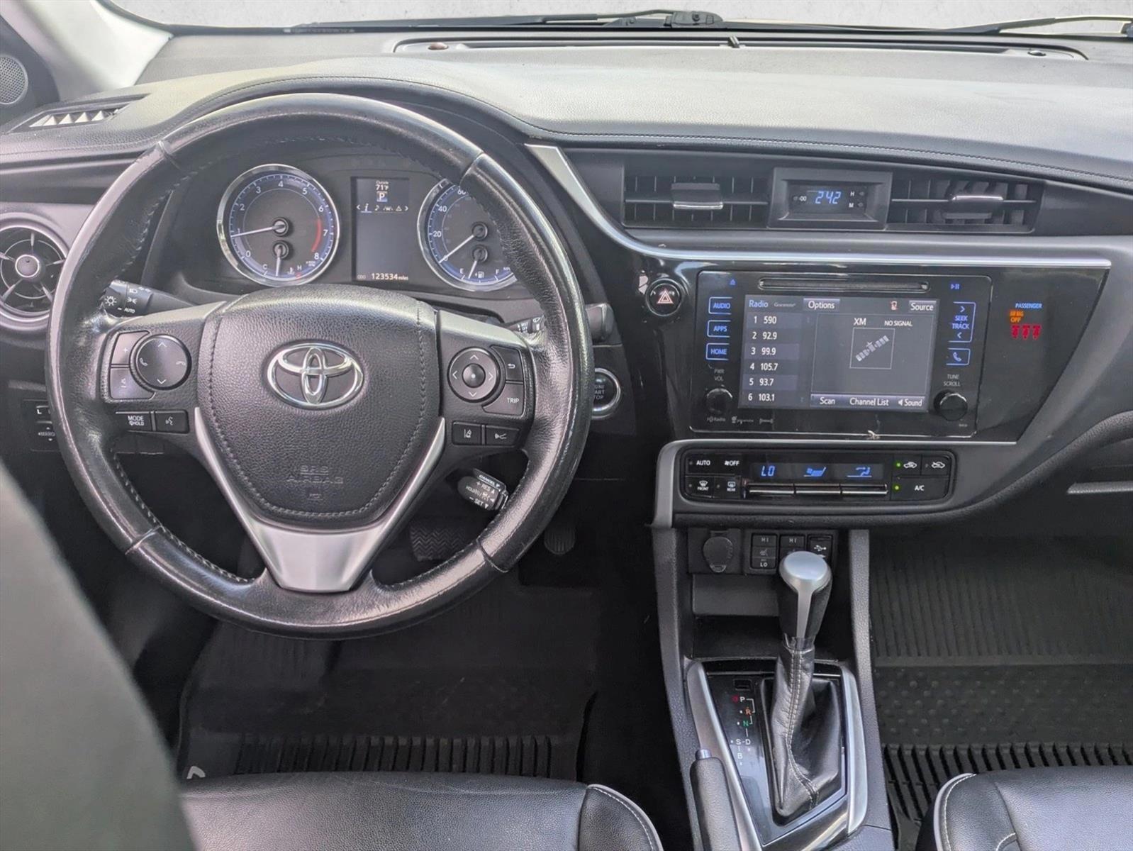 Thumbnail: 2018 Toyota Corolla - 4