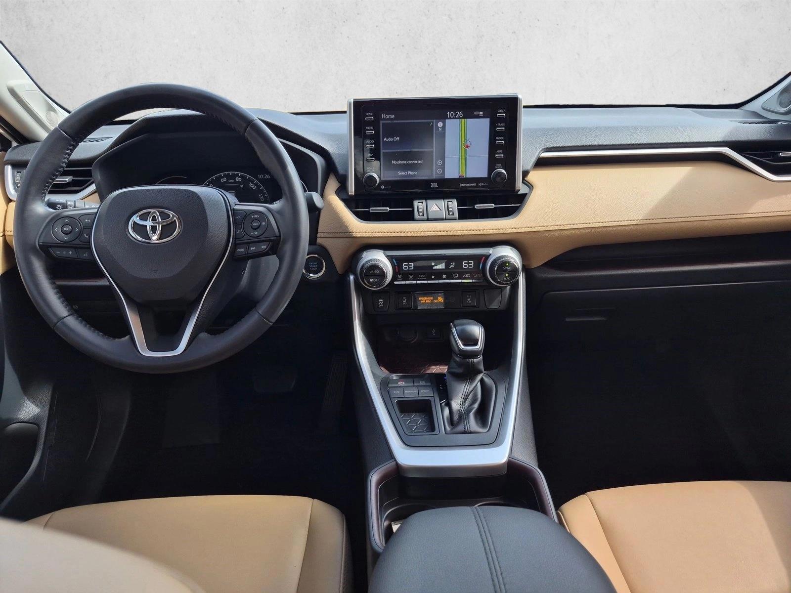 Thumbnail: 2020 Toyota RAV4 - 3