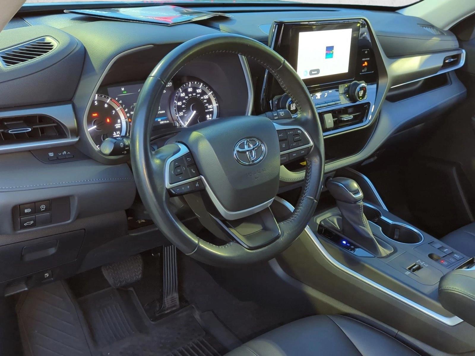 Thumbnail: 2023 Toyota Highlander - 3