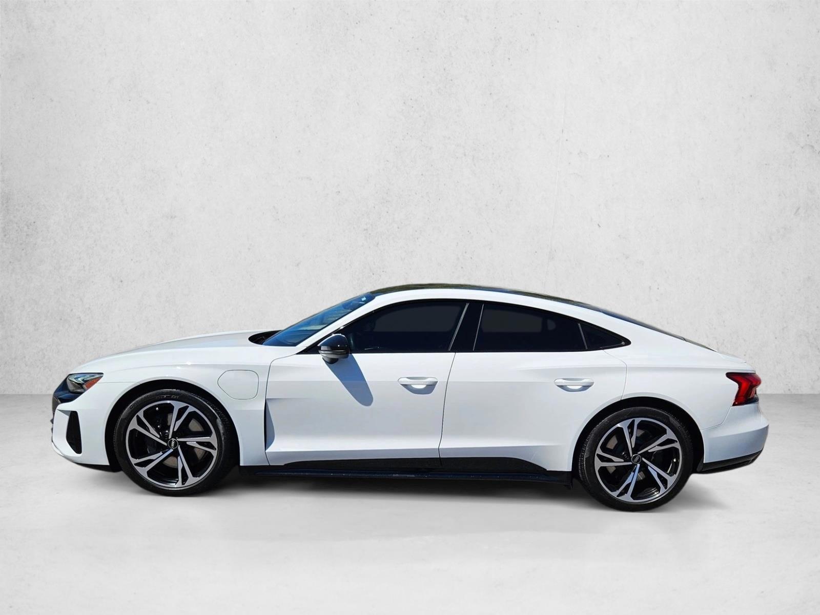 Thumbnail: 2024 Audi e-tron GT - 2