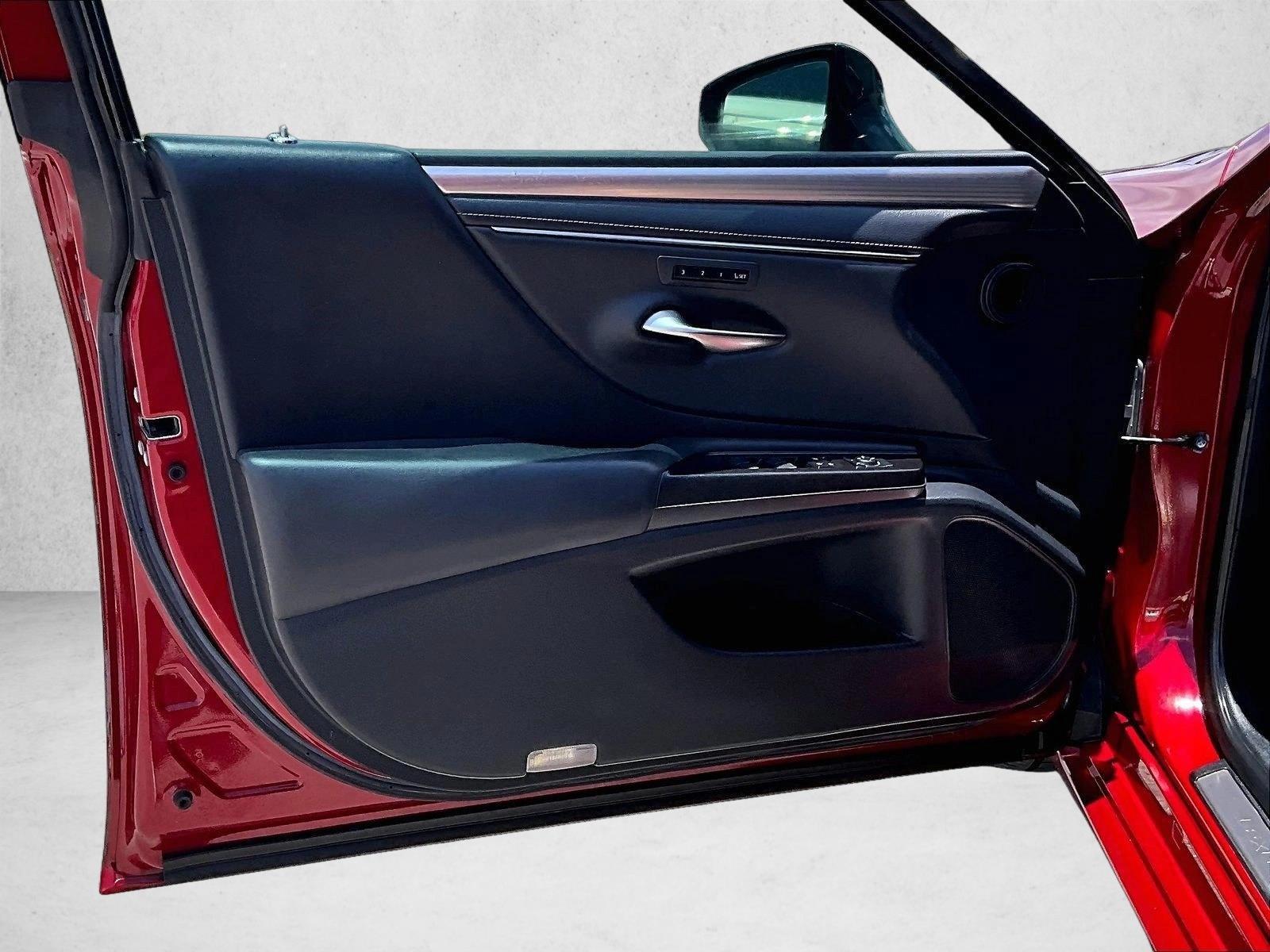 2019 Lexus ES F SPORT - Photo 17