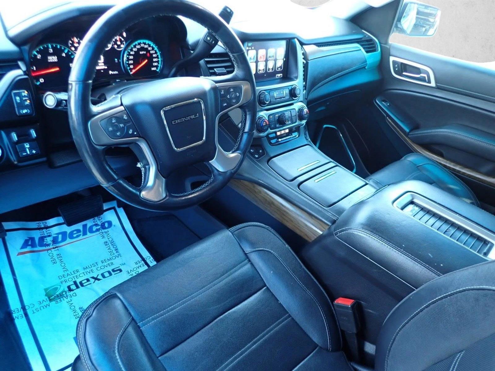 Thumbnail: 2019 GMC Yukon XL - 3